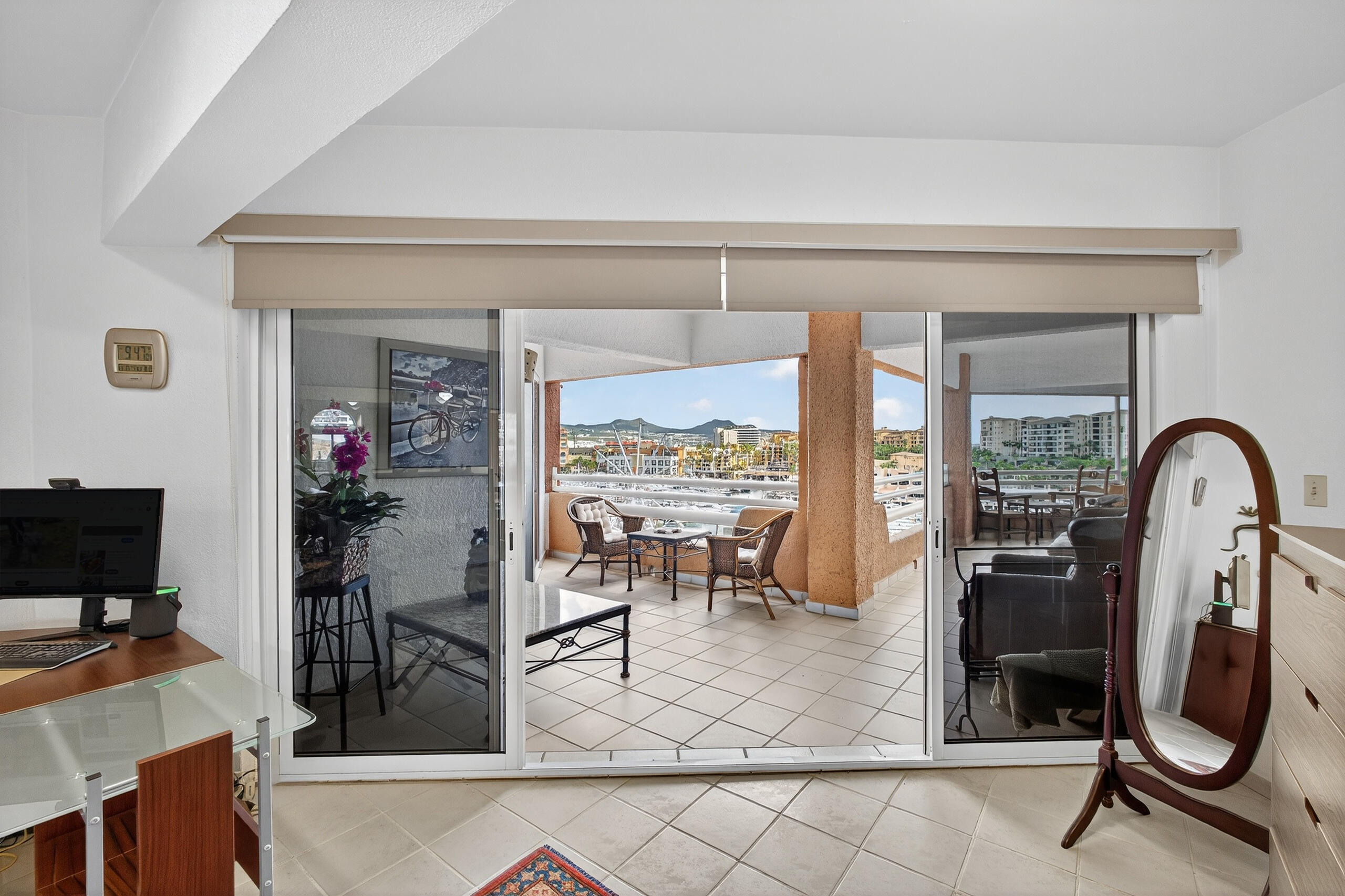 Boulevard Marina, Condo 603, Plaza Nautica