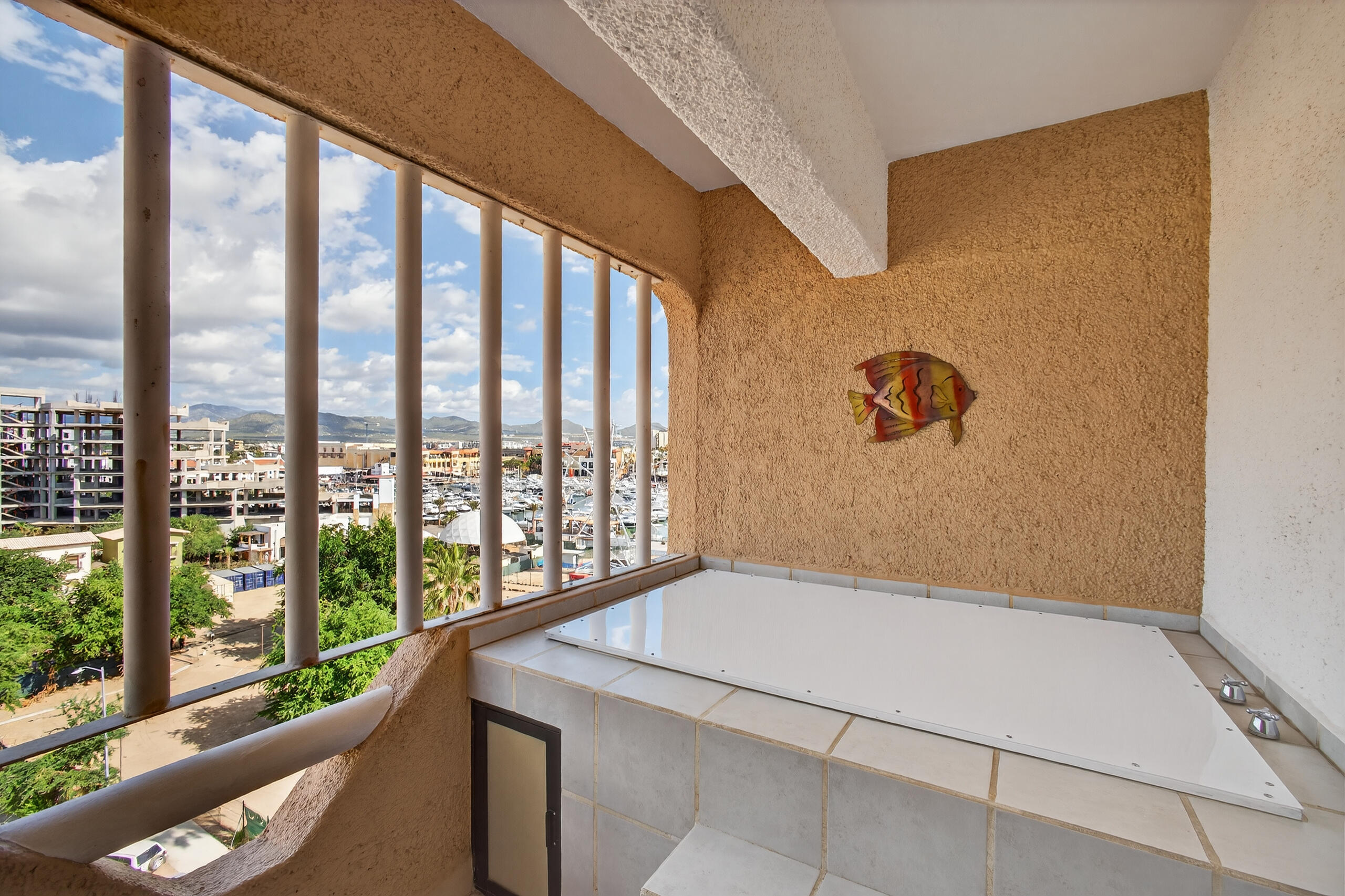 Boulevard Marina, Condo 603, Plaza Nautica