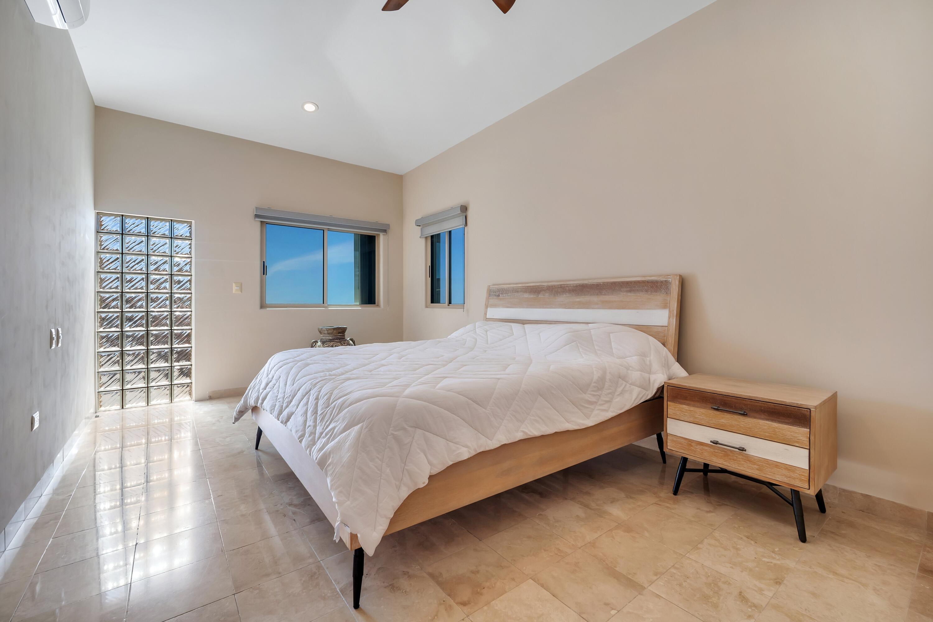 115 Las Estrellas, Ventanas Phase 1