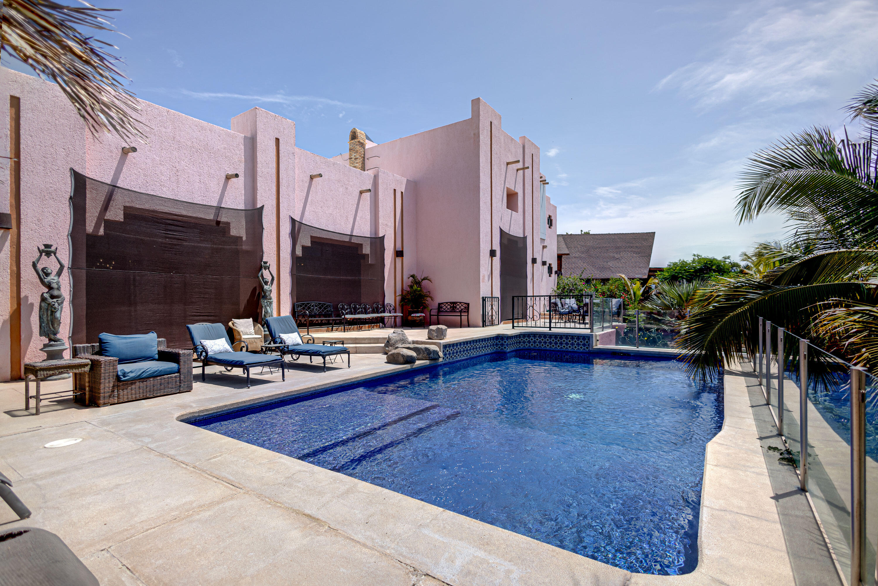 6 Colina, Villa Rosa