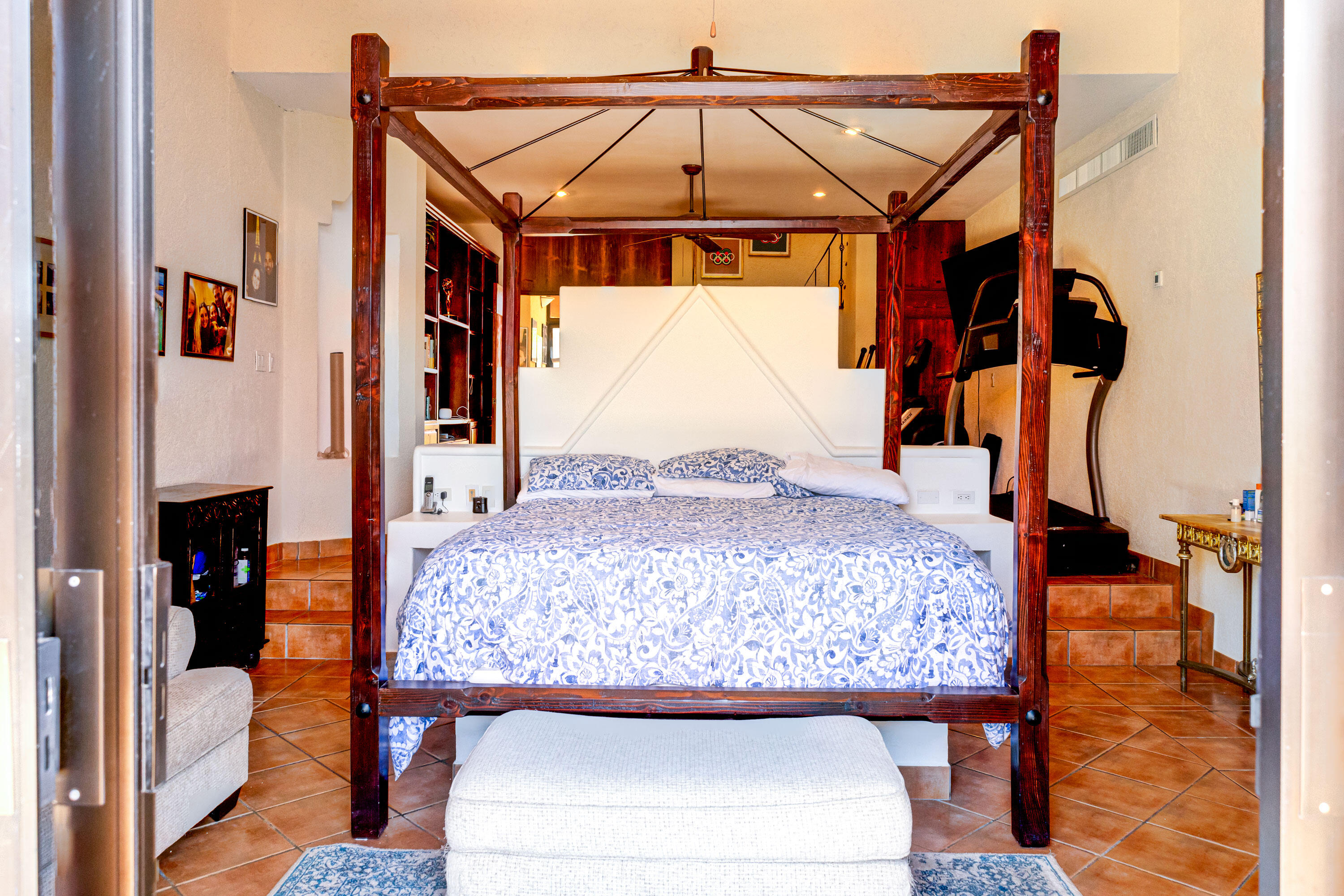 6 Colina, Villa Rosa