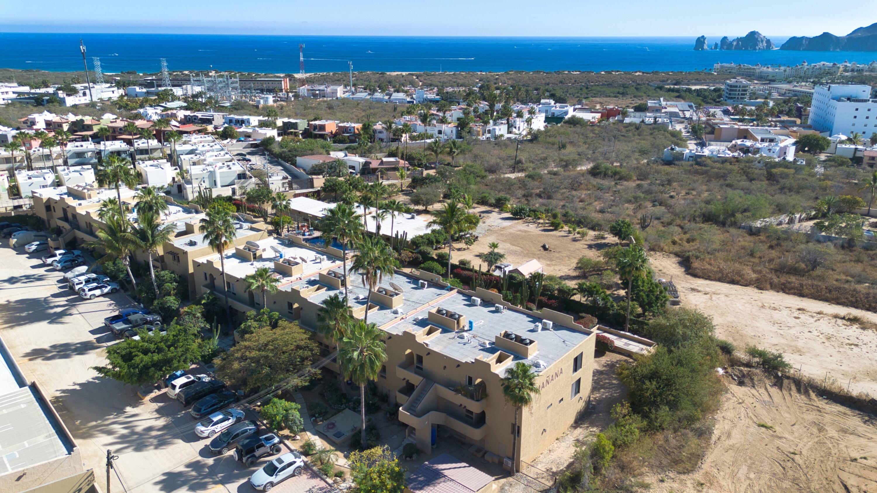 Sin Nombre, Mañana Condo #8