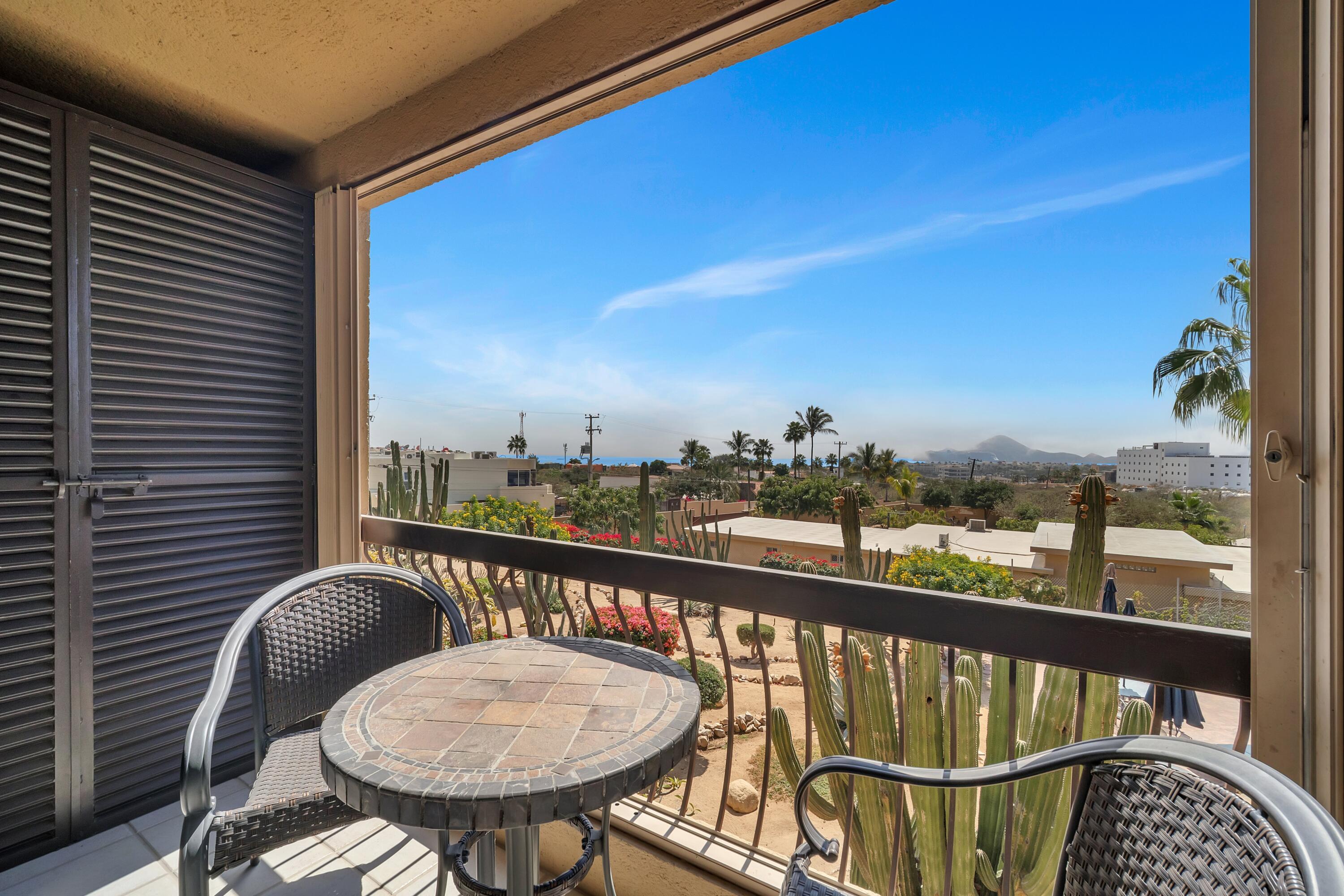 Sin Nombre, Mañana Condo #8