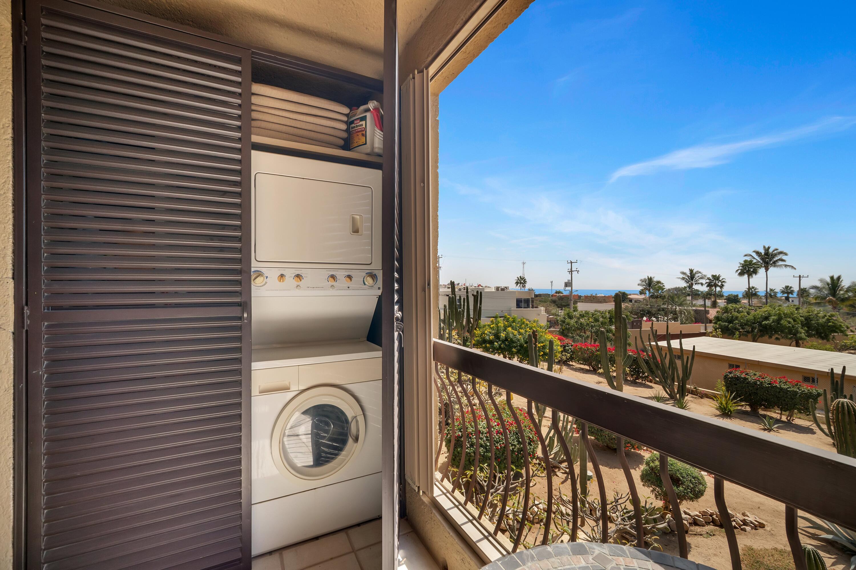 Sin Nombre, Mañana Condo #8