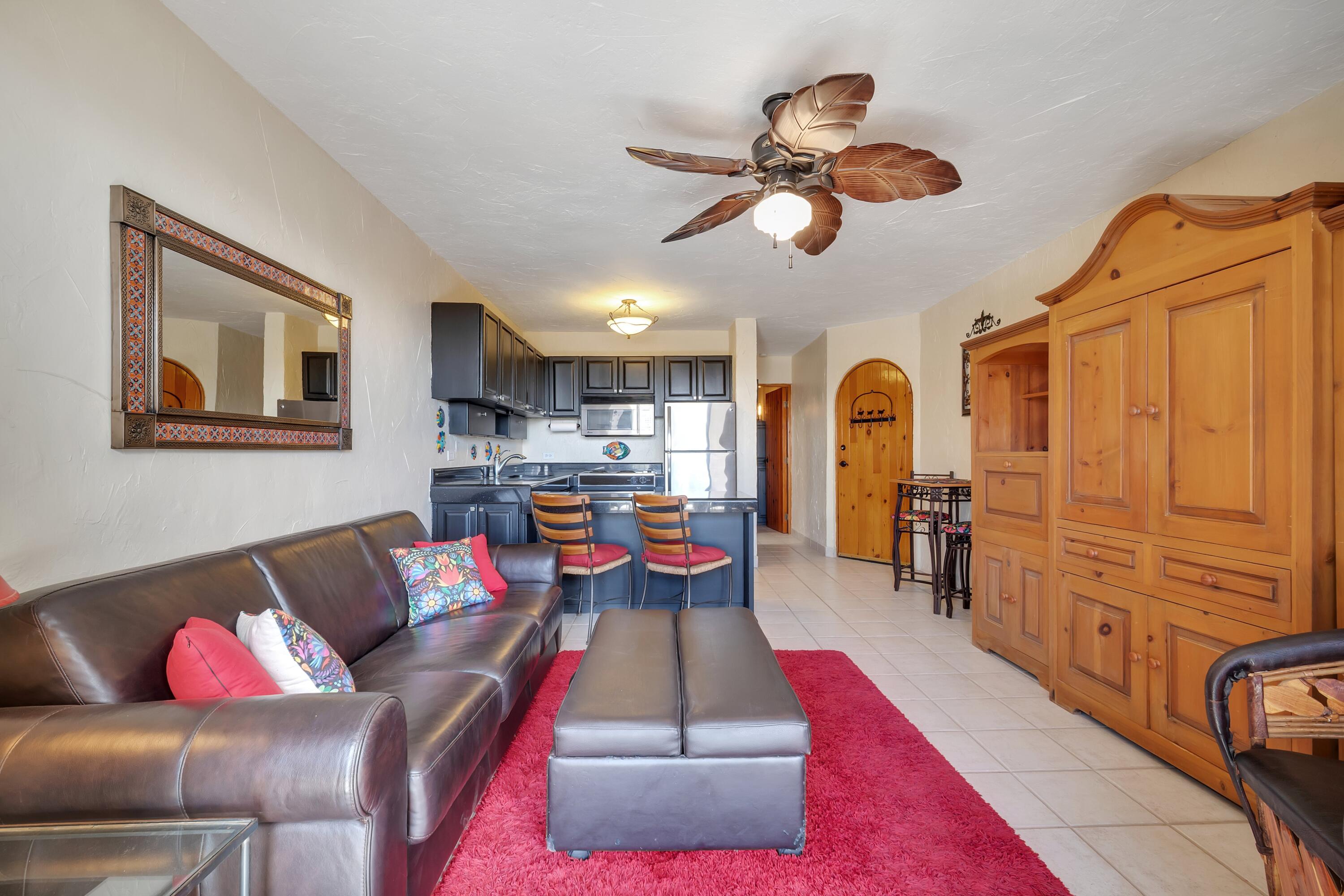 Sin Nombre, Mañana Condo #8