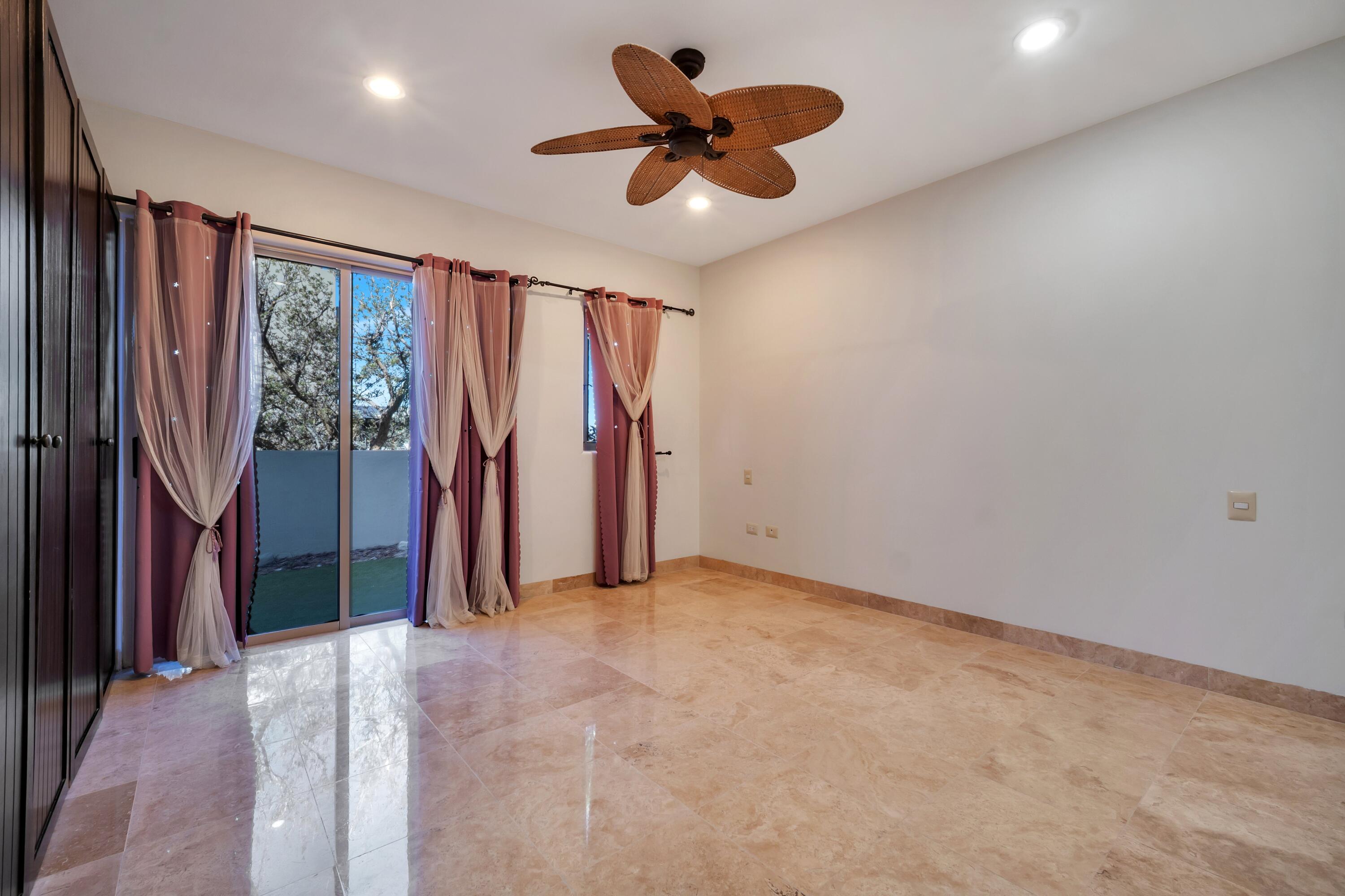 Casa 54 Los Cangrejos, Ventanas Phase 1