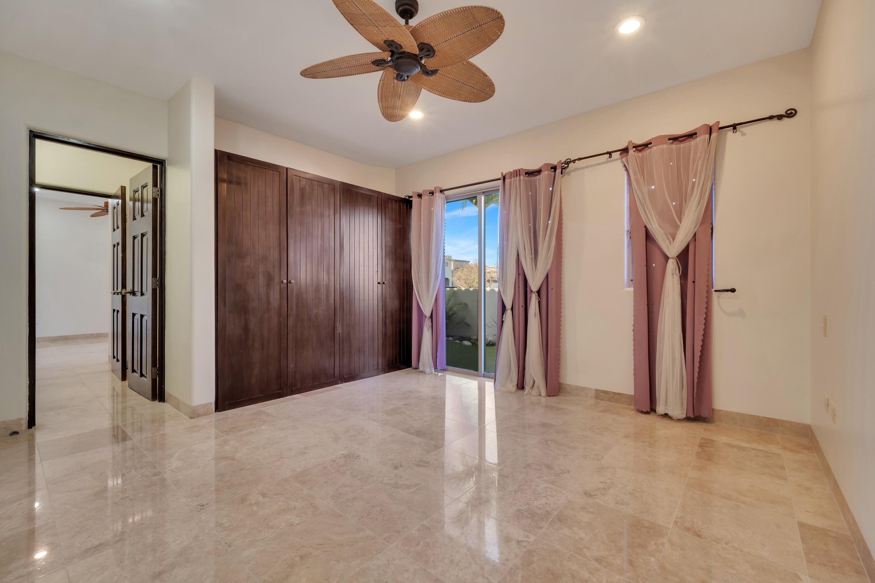 Casa 54 Los Cangrejos, Ventanas Phase 1