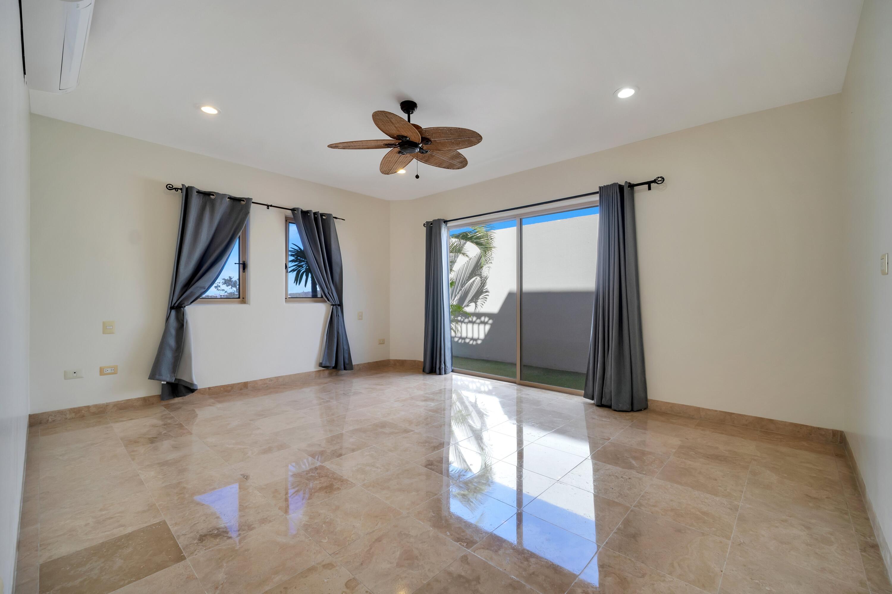 Casa 54 Los Cangrejos, Ventanas Phase 1