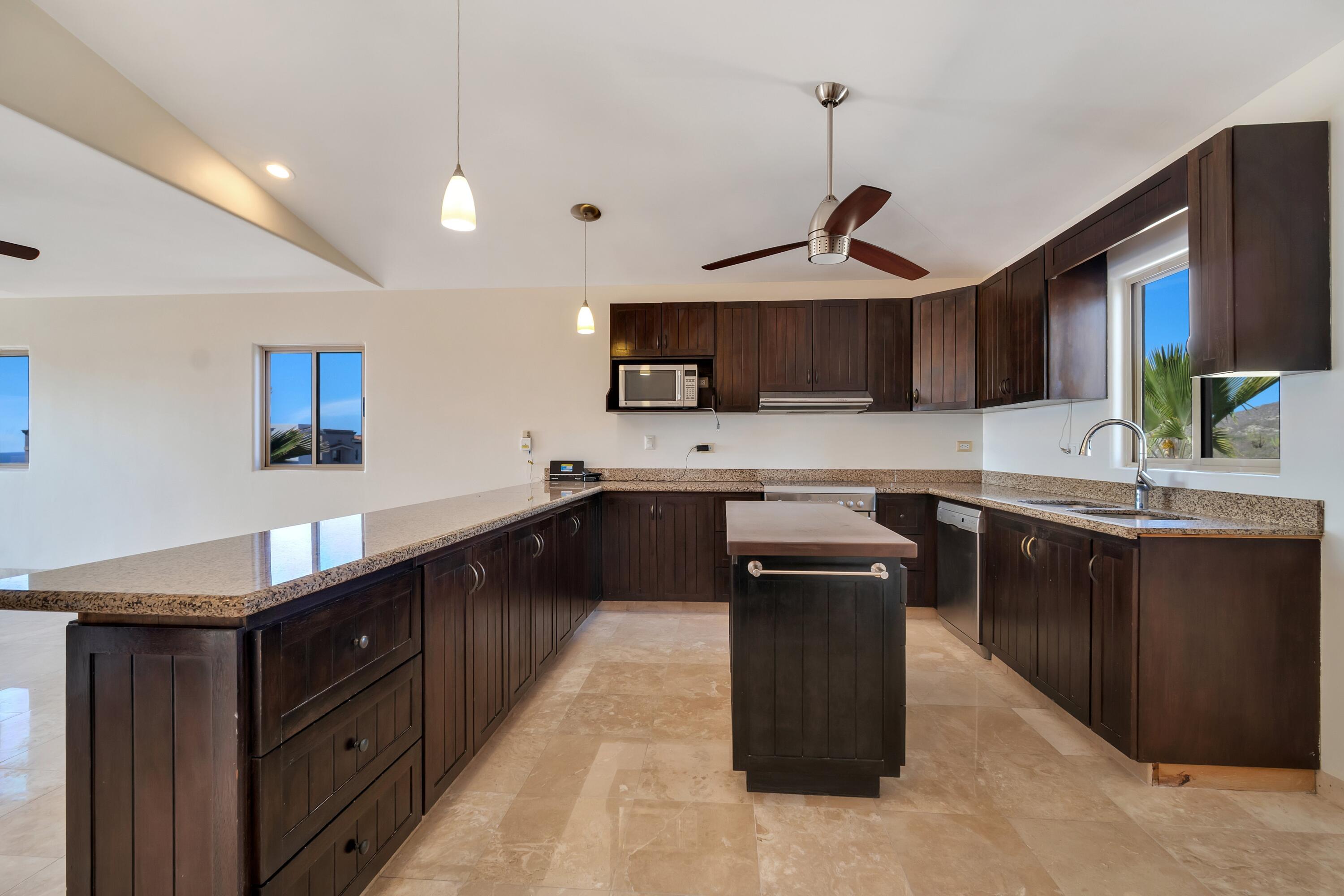 Casa 54 Los Cangrejos, Ventanas Phase 1