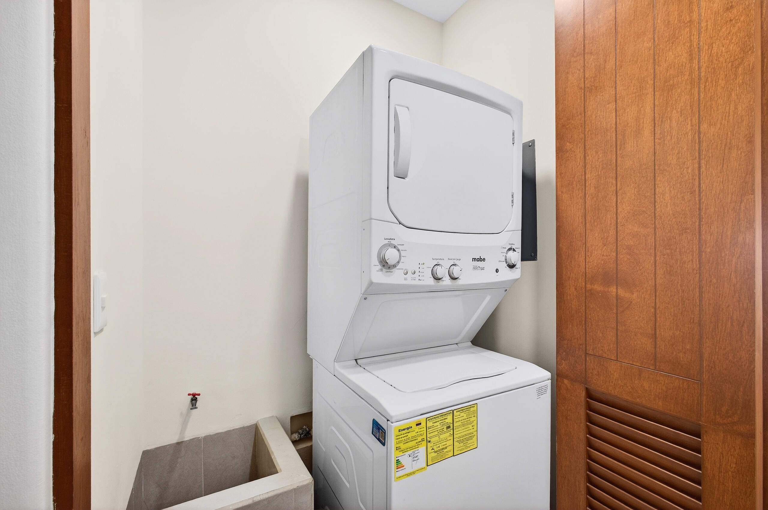 Calle Albatros, Cabo del Mar 812