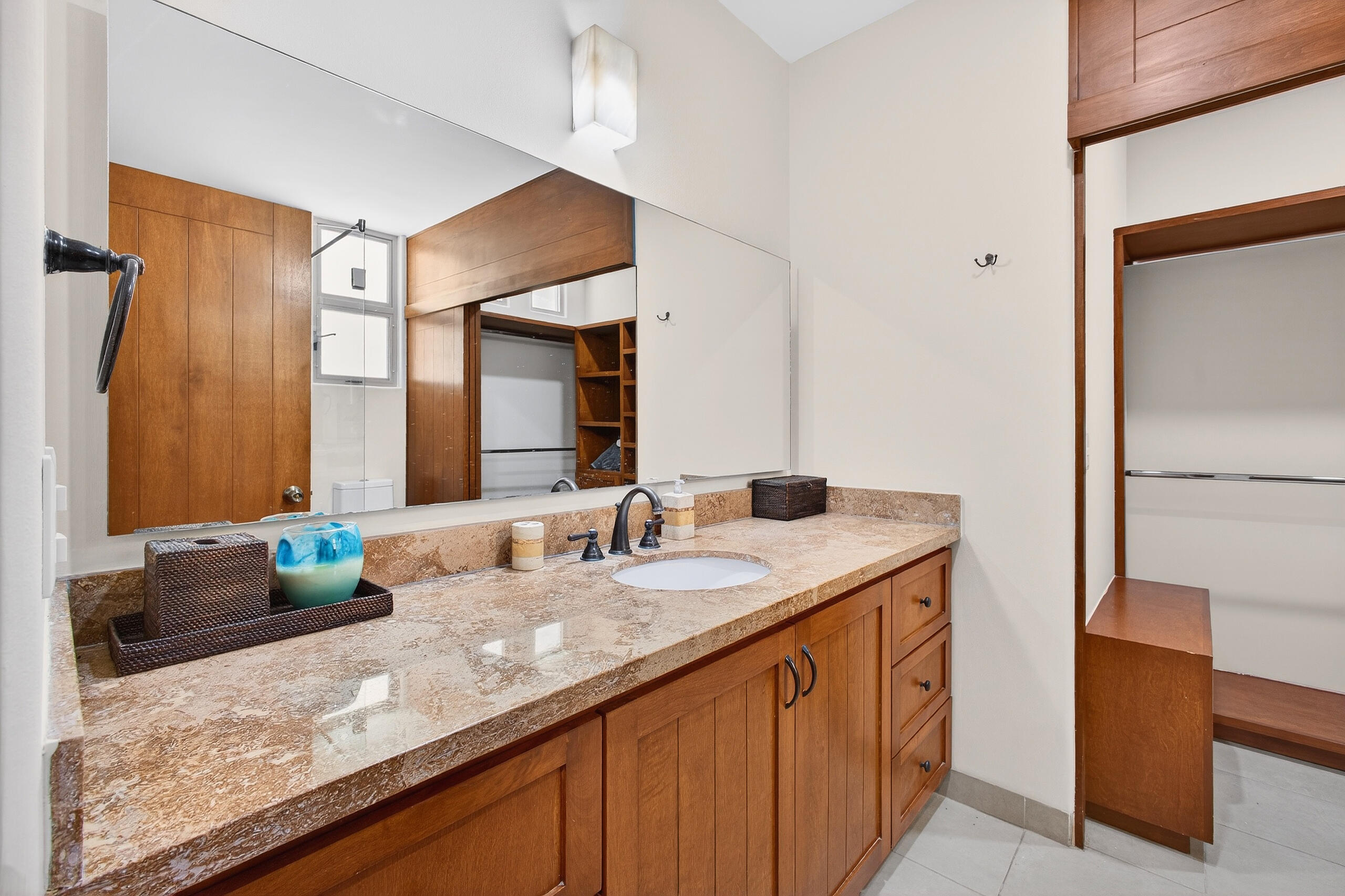 Calle Albatros, Cabo del Mar 812