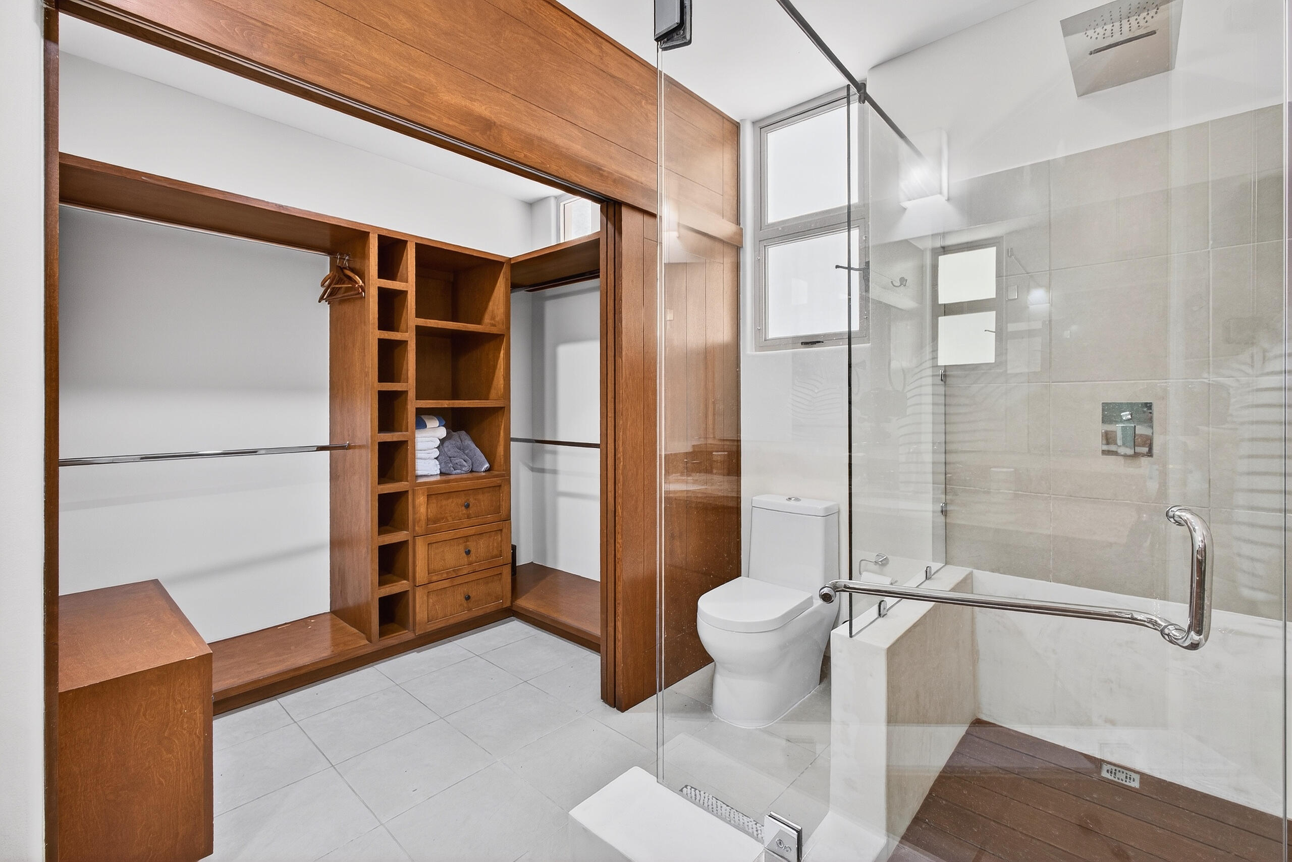 Calle Albatros, Cabo del Mar 812