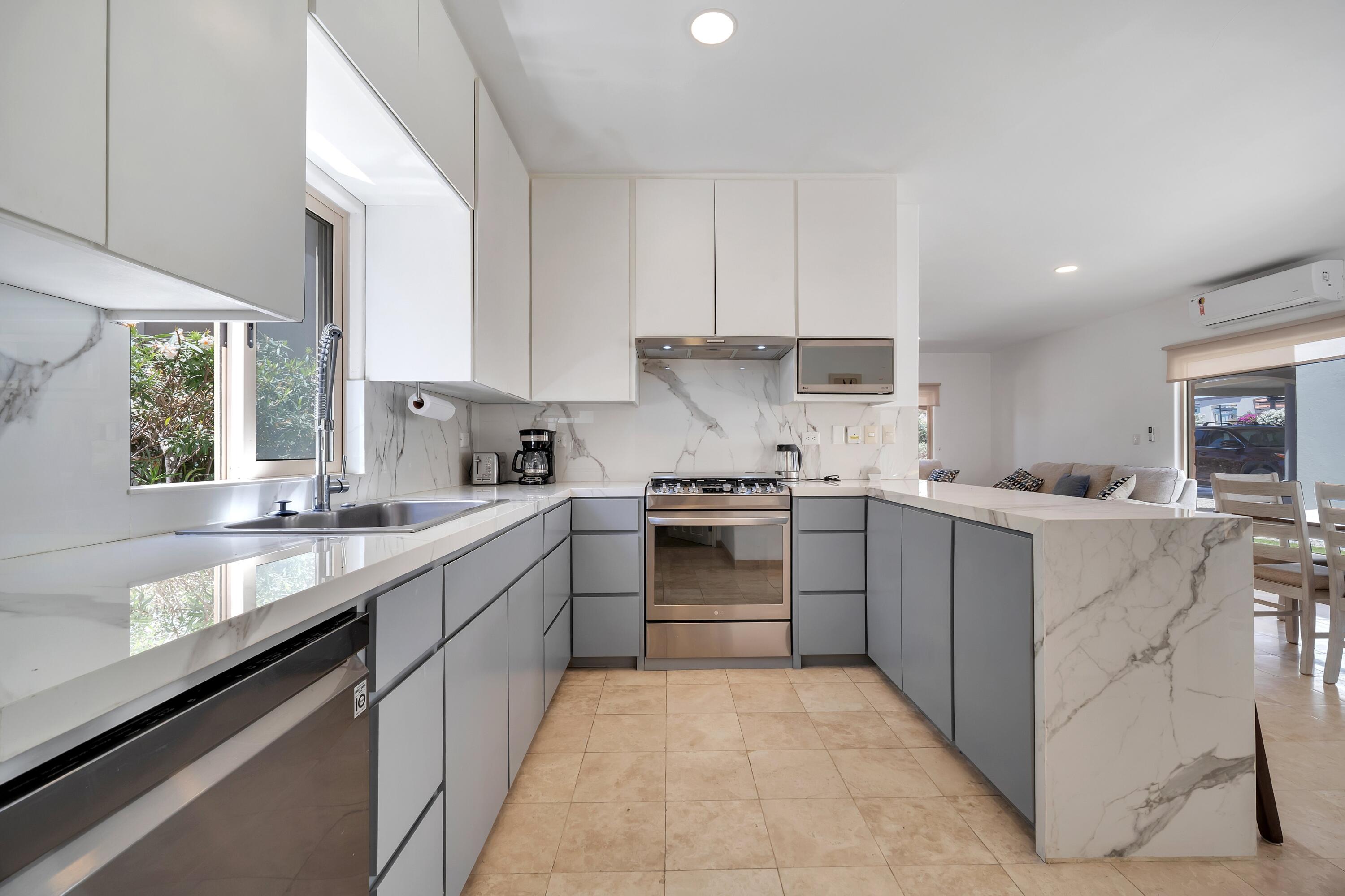 22 Las Ballenas, Ventanas Phase 1