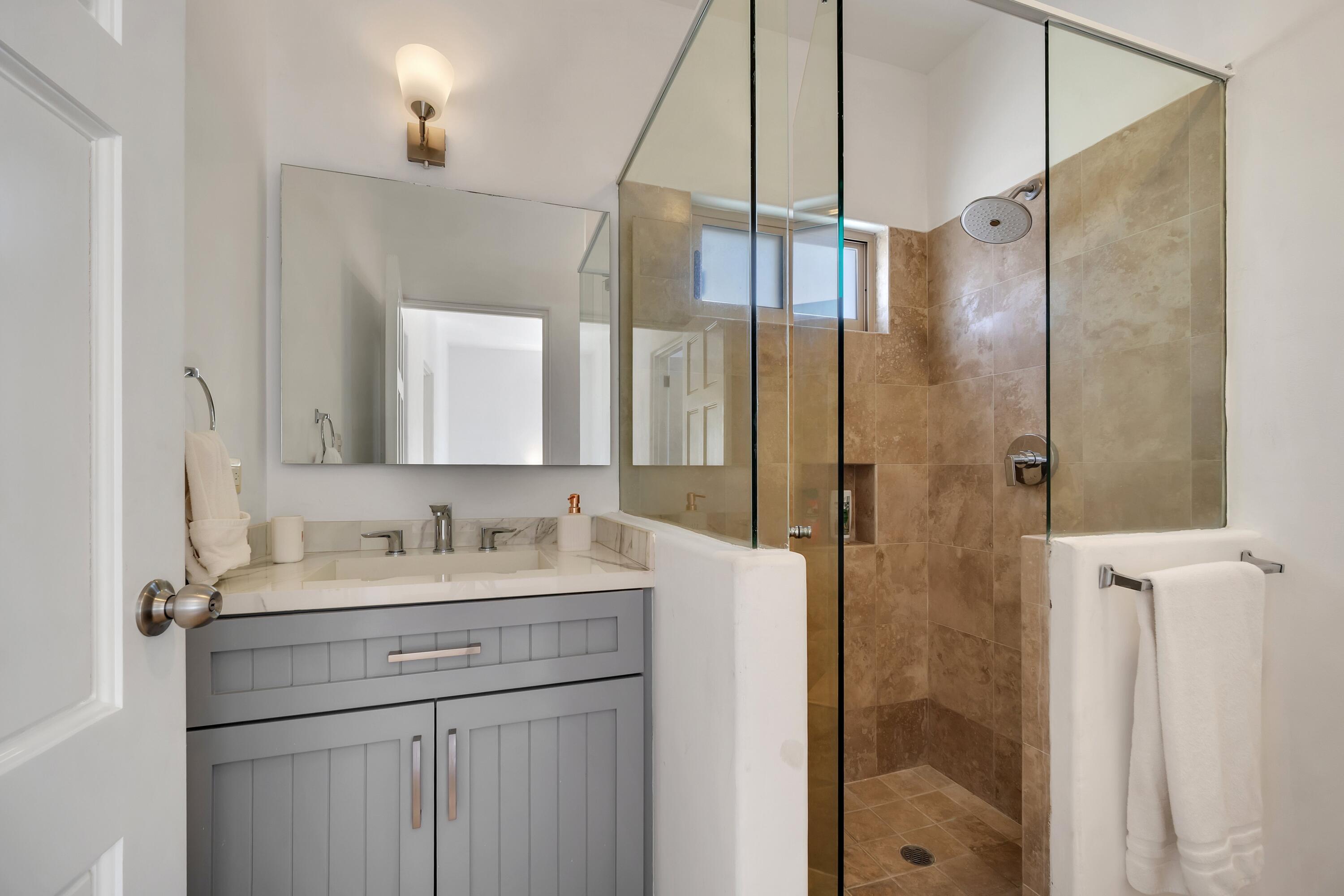 22 Las Ballenas, Ventanas Phase 1