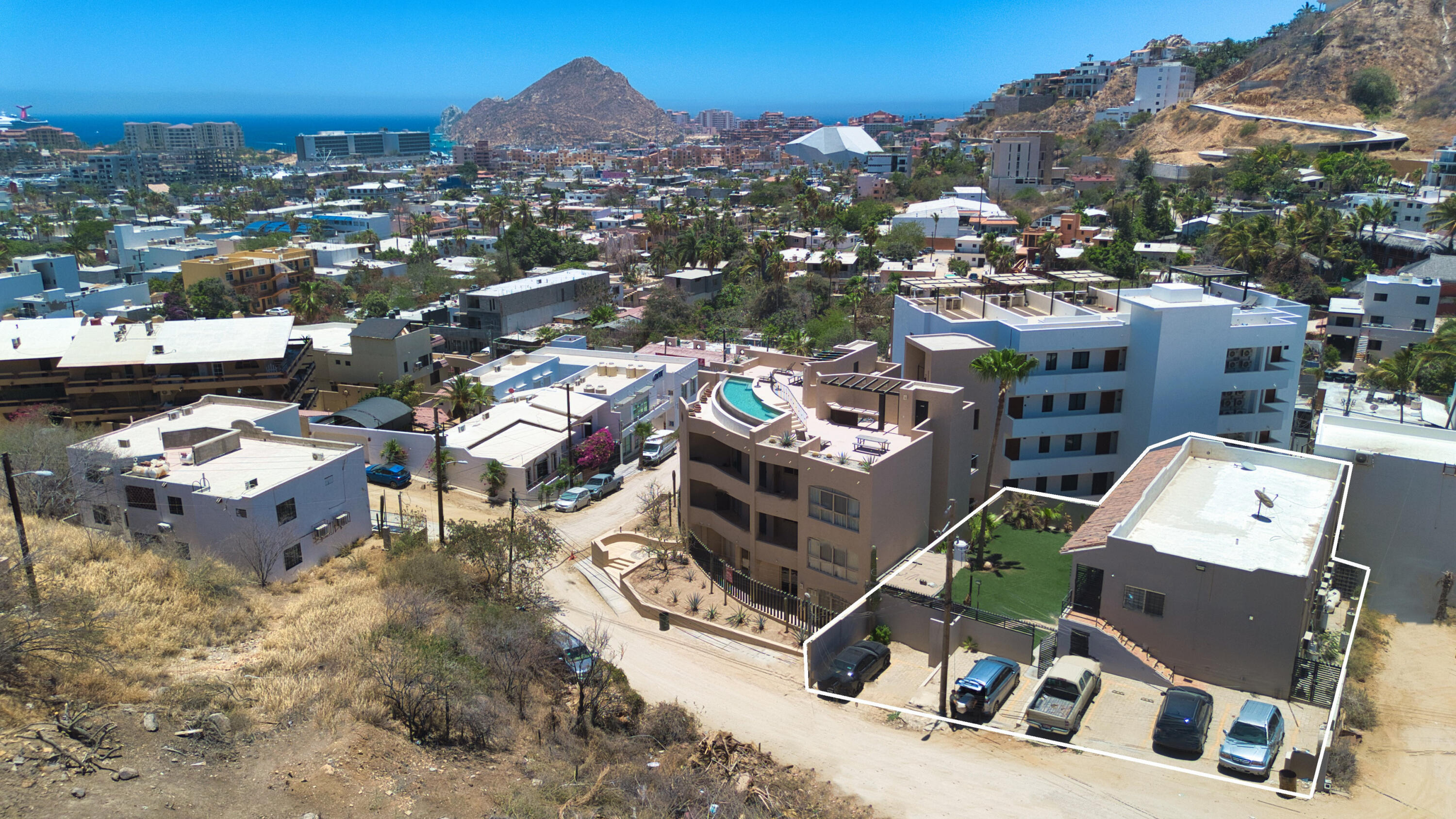 Loma Alta, Cabo Walk