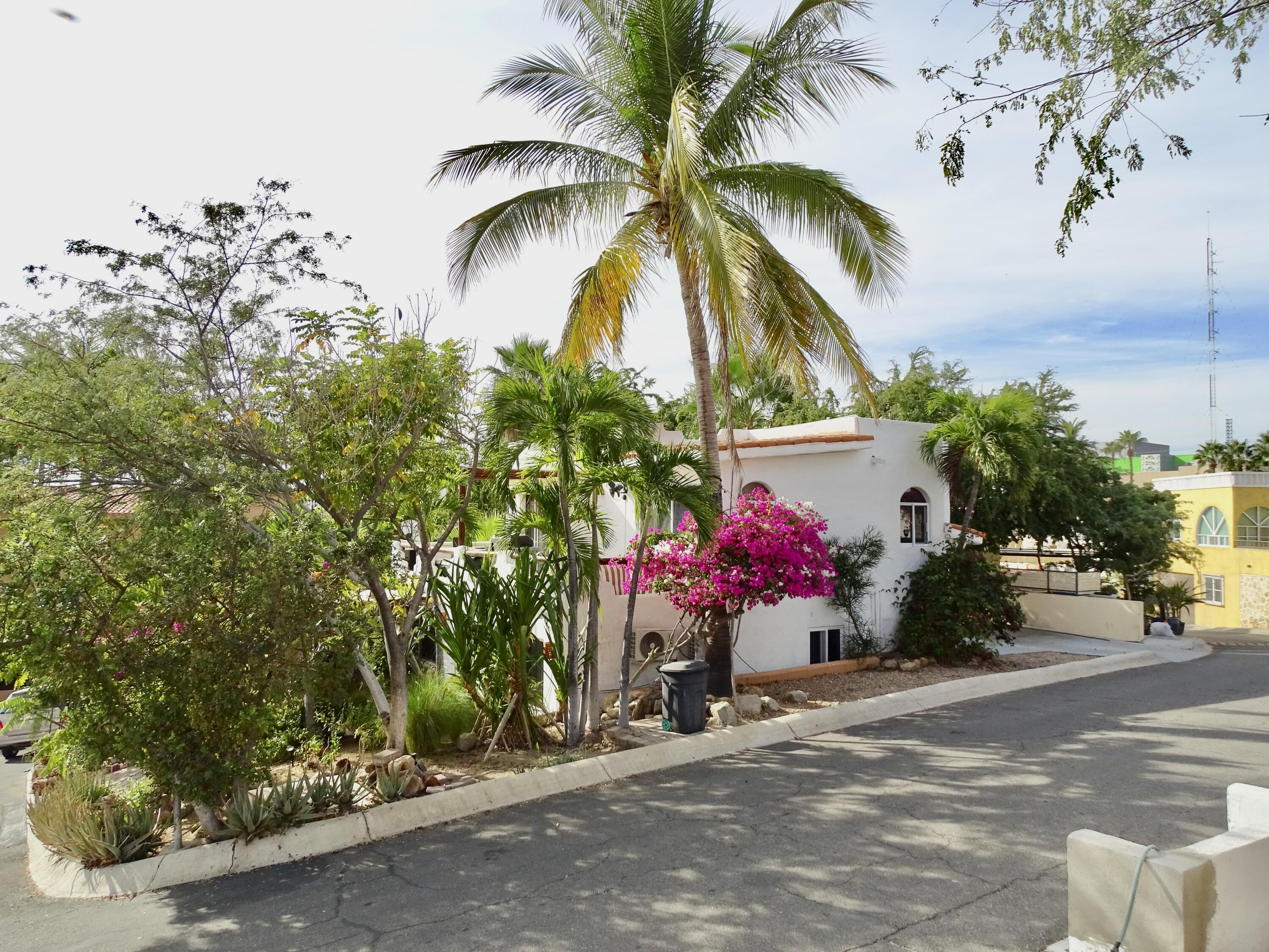 119A Paseo de Los Cabos, Casa Cazadora