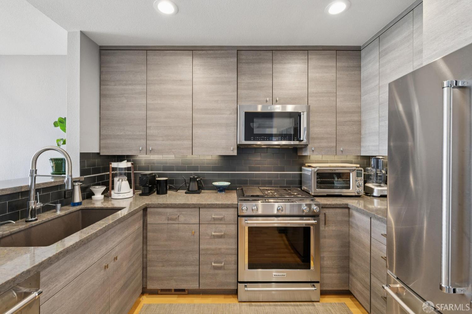 767 Corbett Avenue # 3
