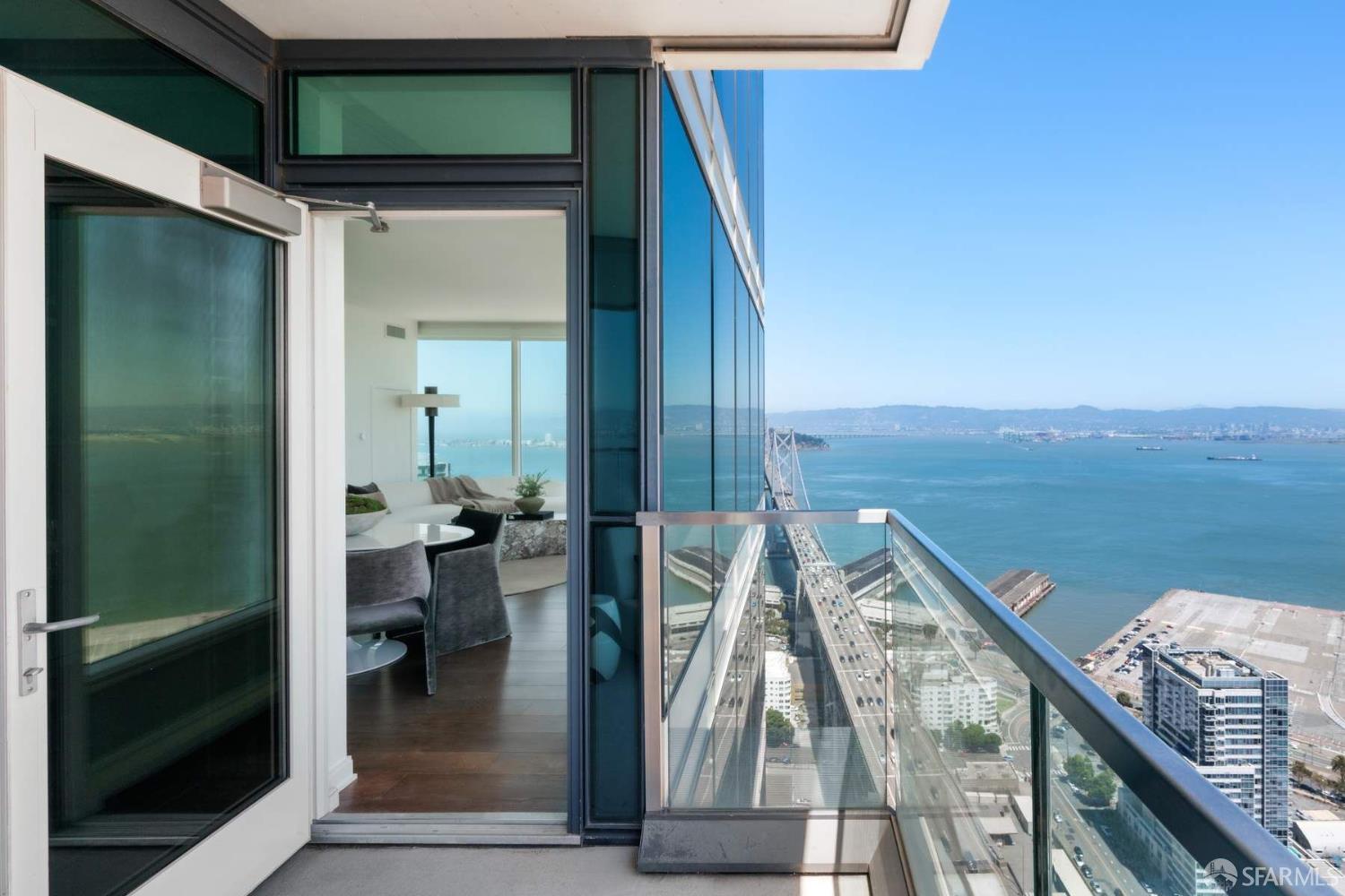425 1st Street # 4402