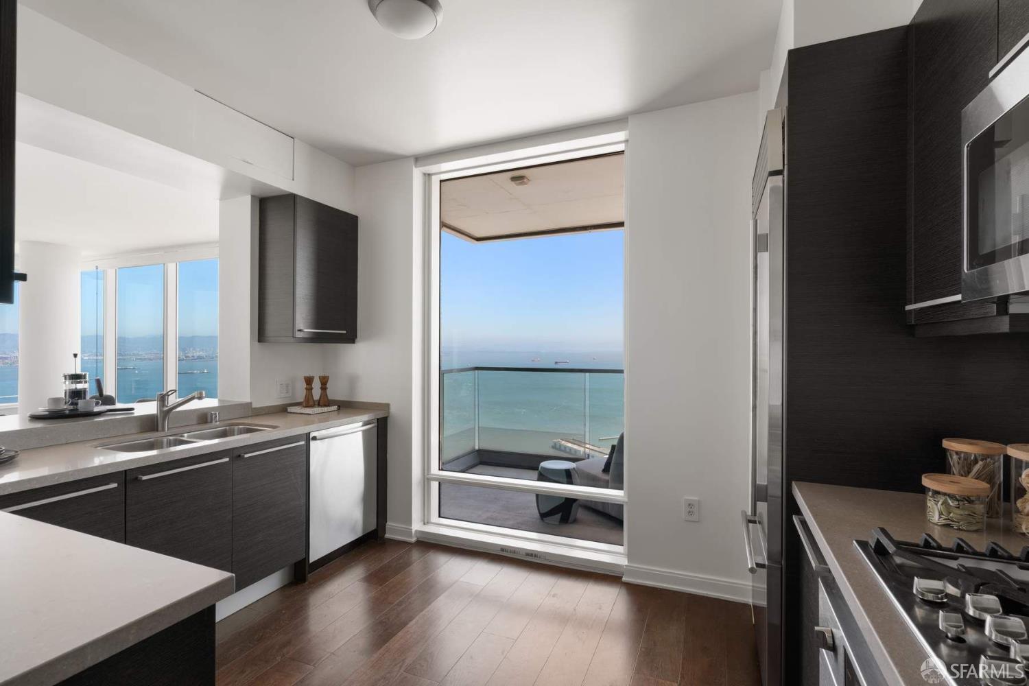 425 1st Street # 4402