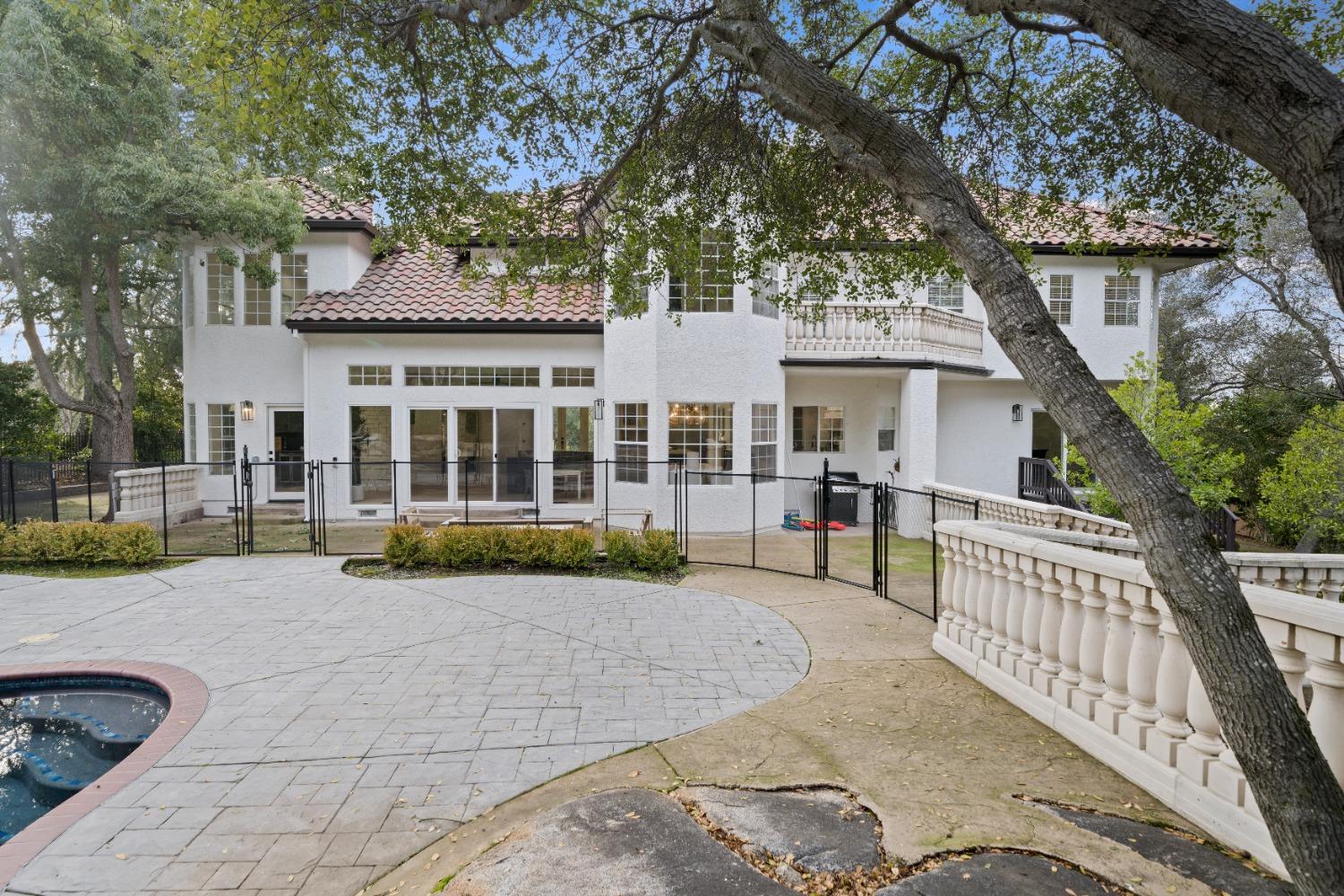 9040 S Los Lagos Circle