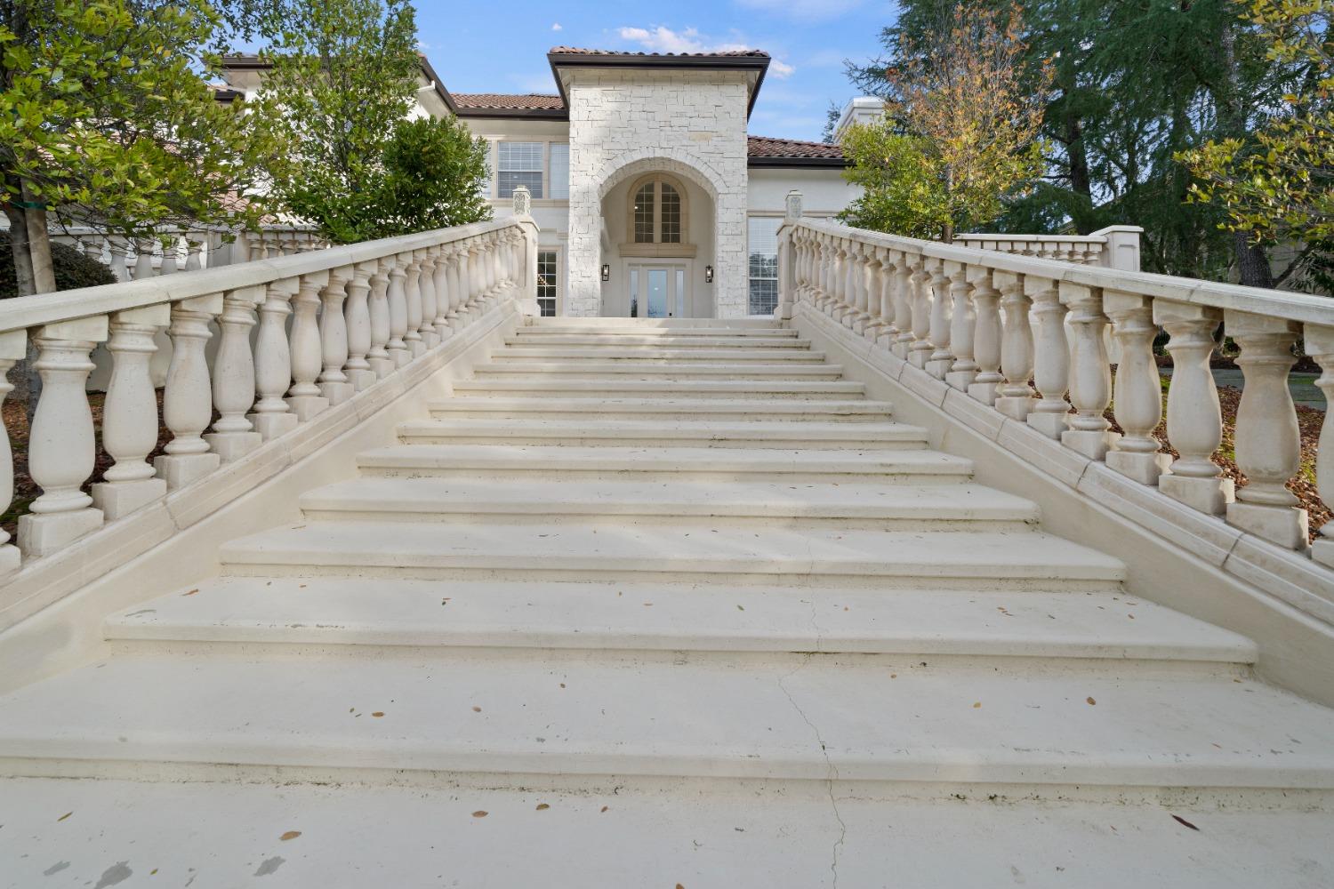 9040 S Los Lagos Circle