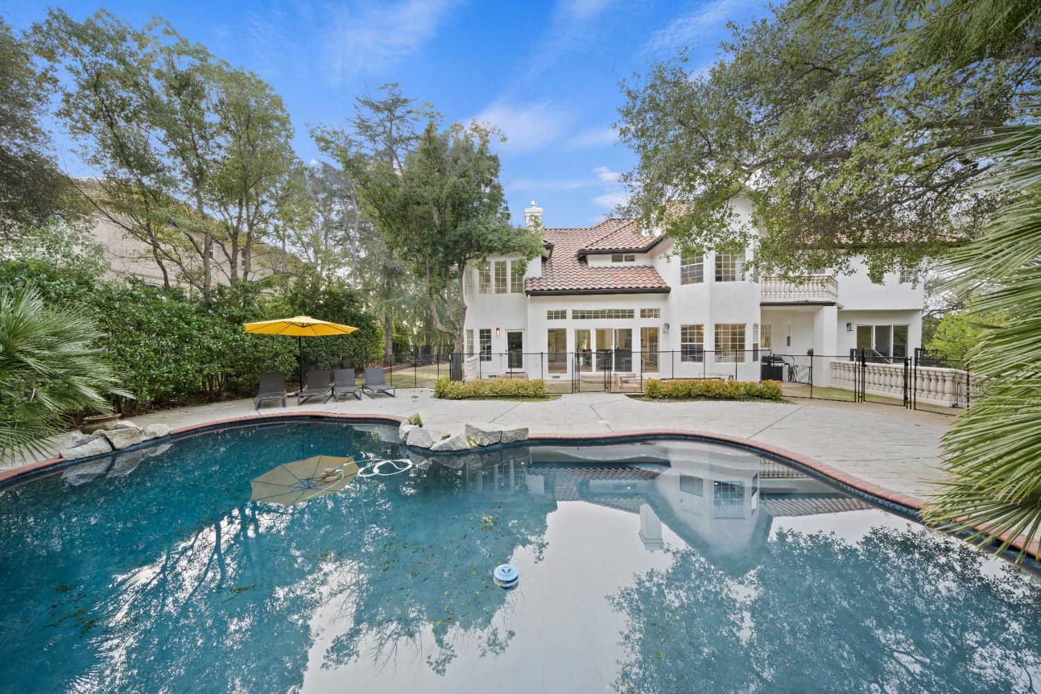 9040 S Los Lagos Circle