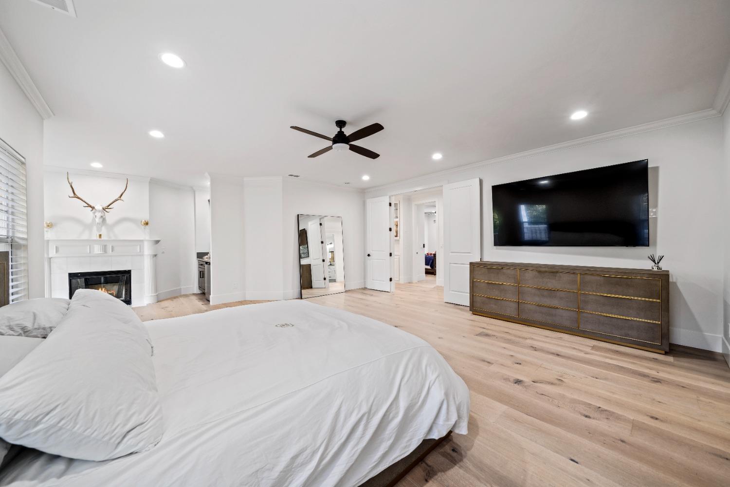 9040 S Los Lagos Circle