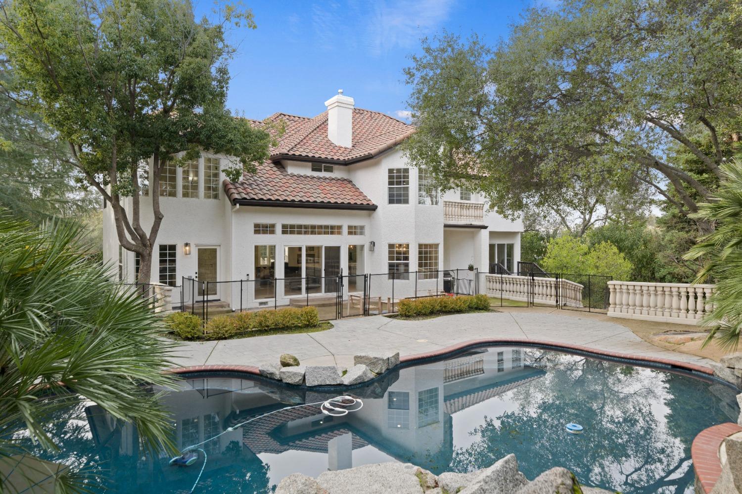 9040 S Los Lagos Circle