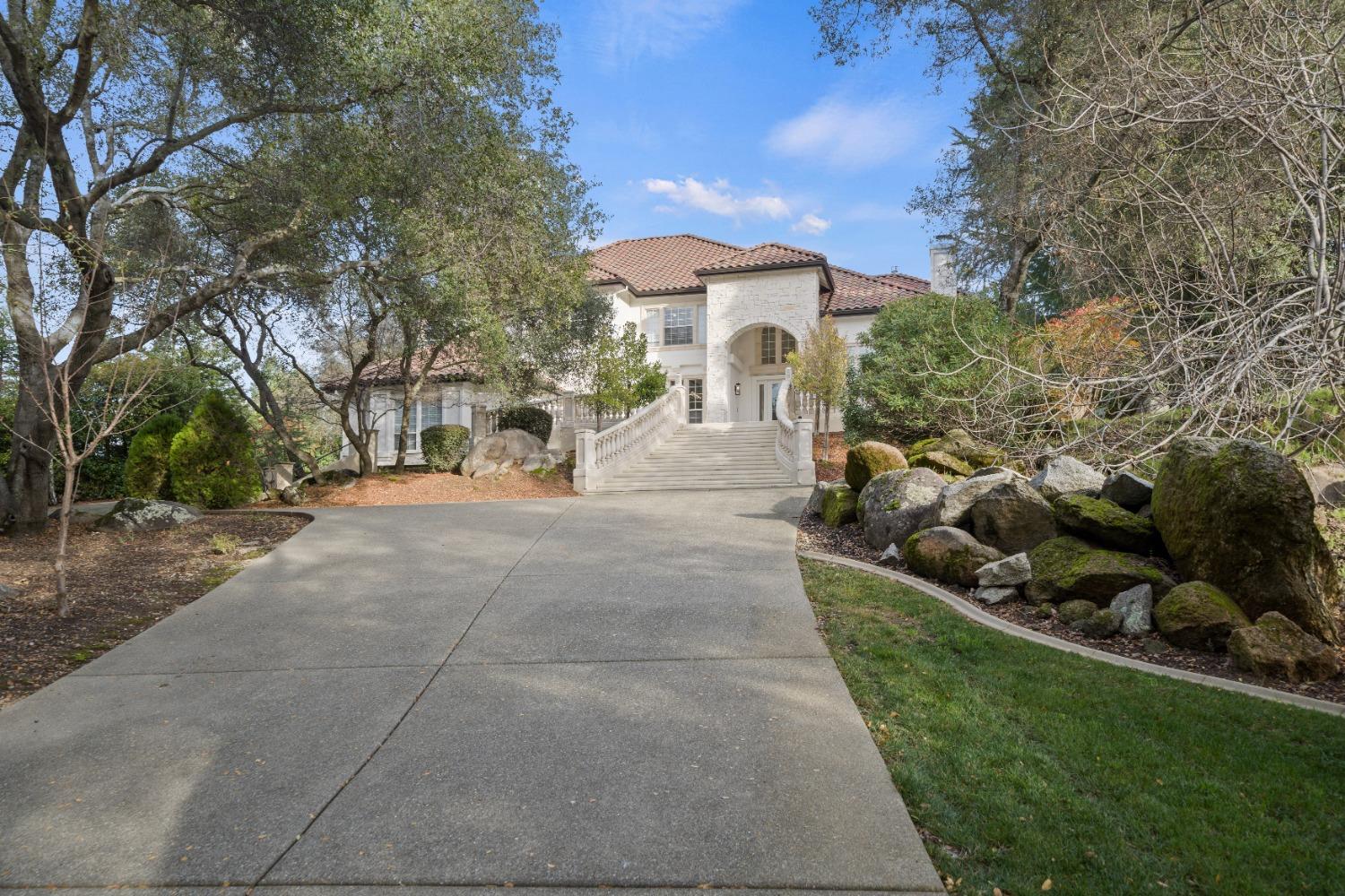 9040 S Los Lagos Circle
