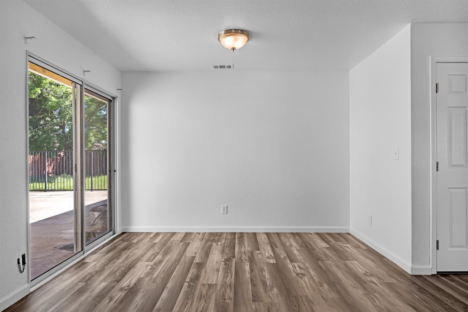 614 E Brookview Court