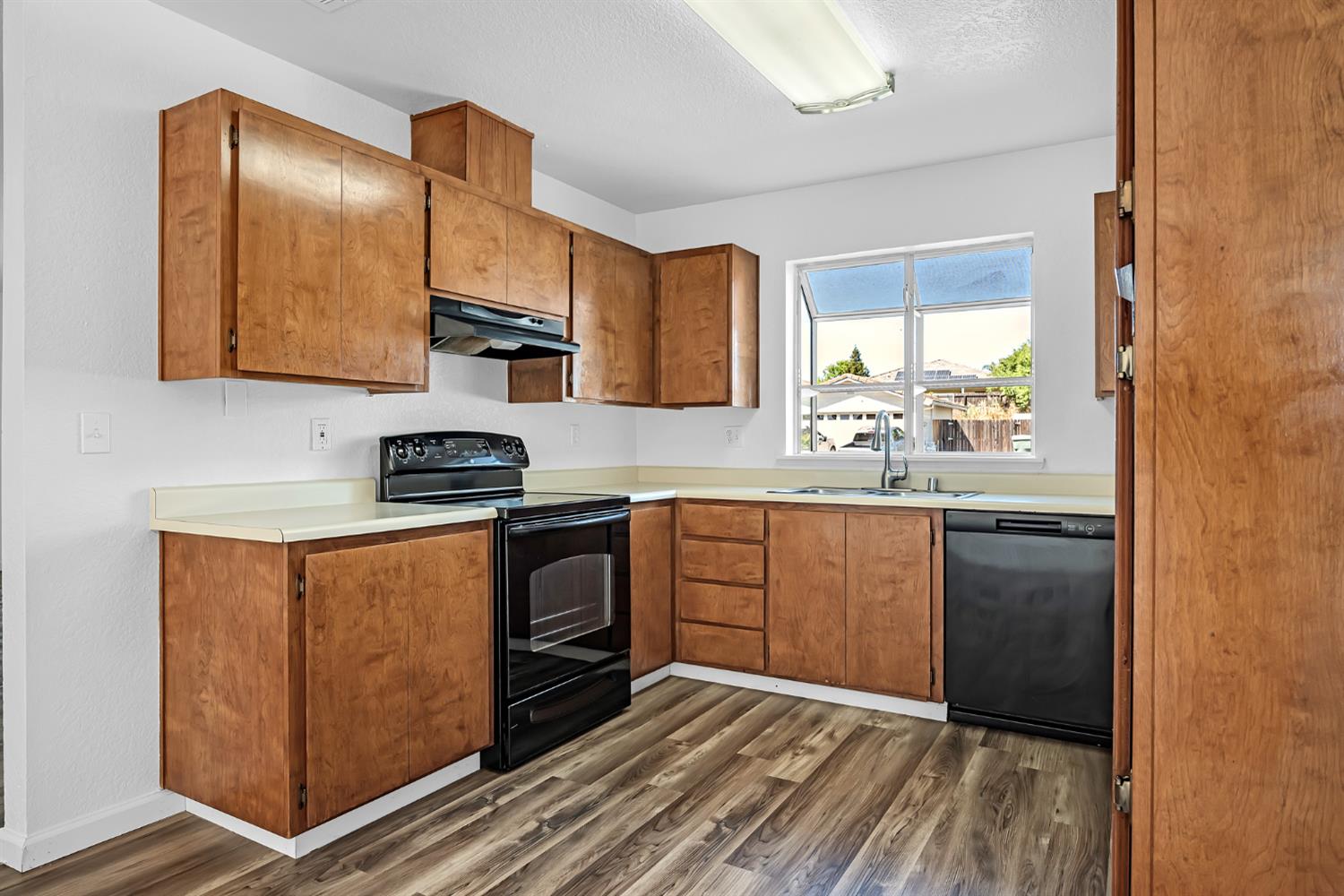 614 E Brookview Court