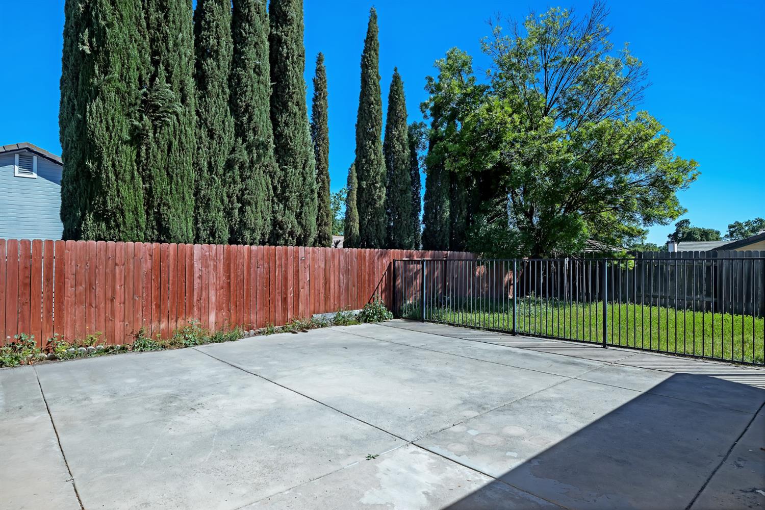 614 E Brookview Court