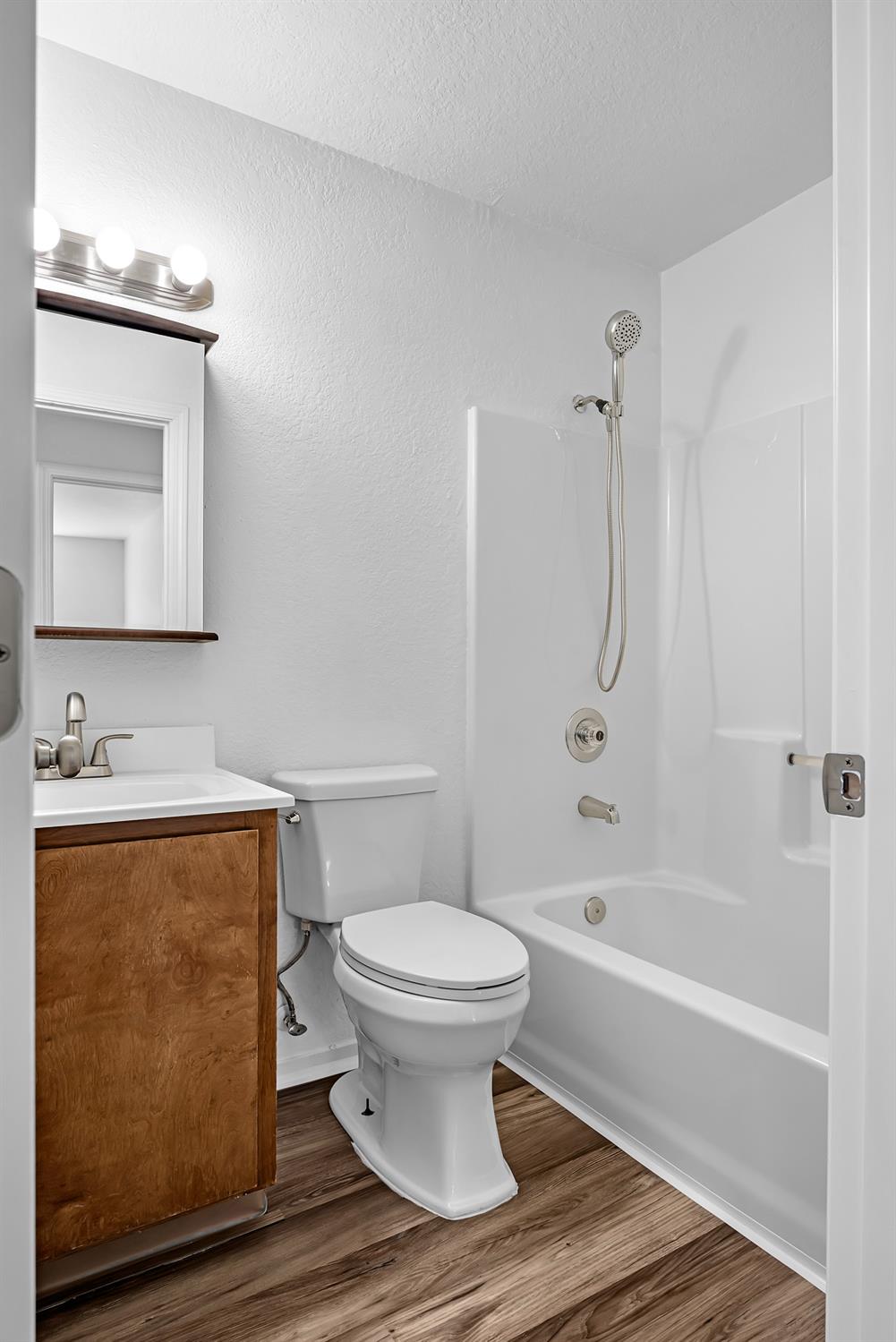 614 E Brookview Court