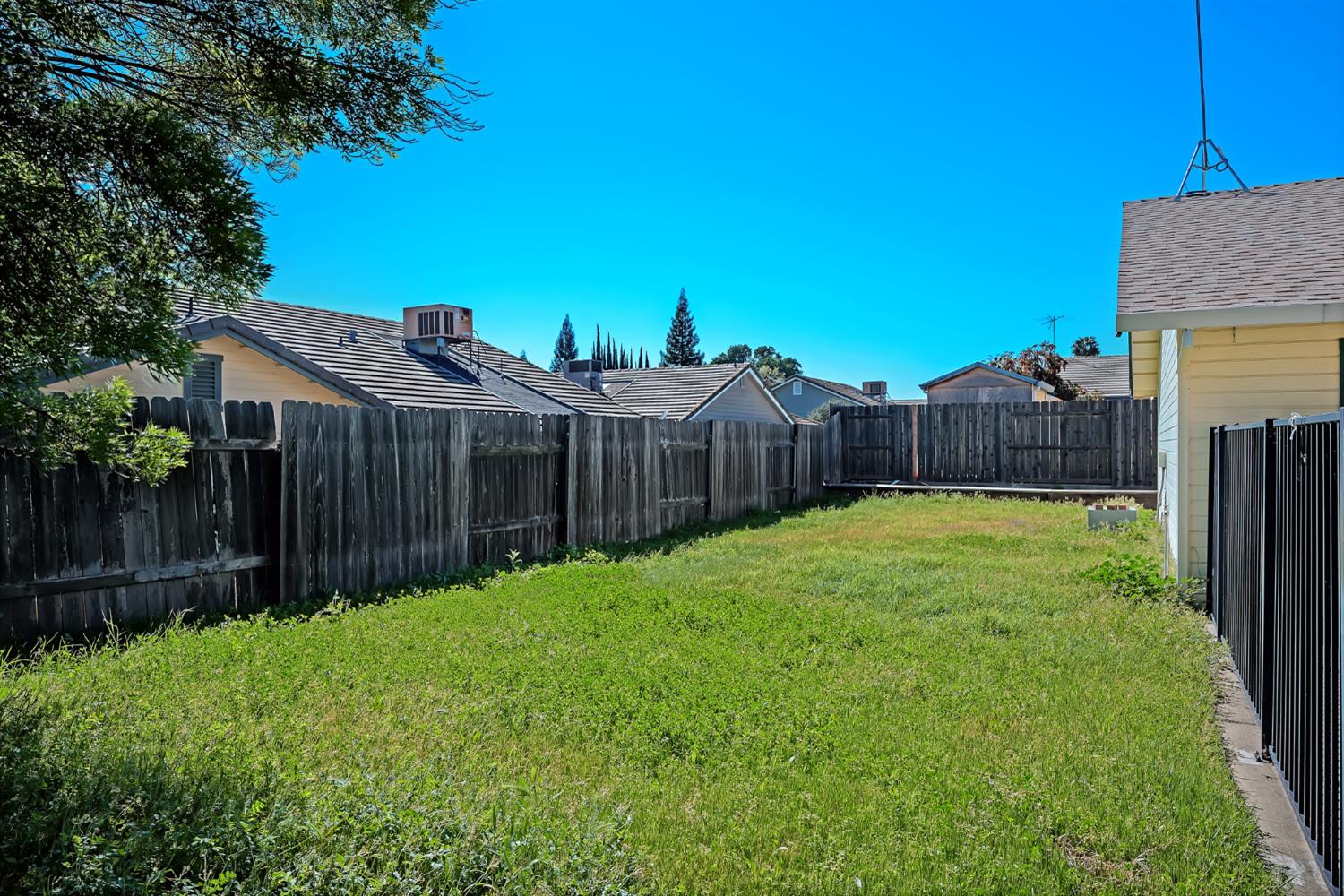 614 E Brookview Court