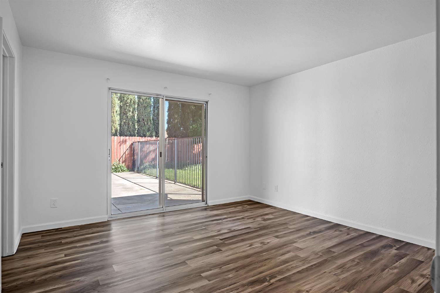 614 E Brookview Court