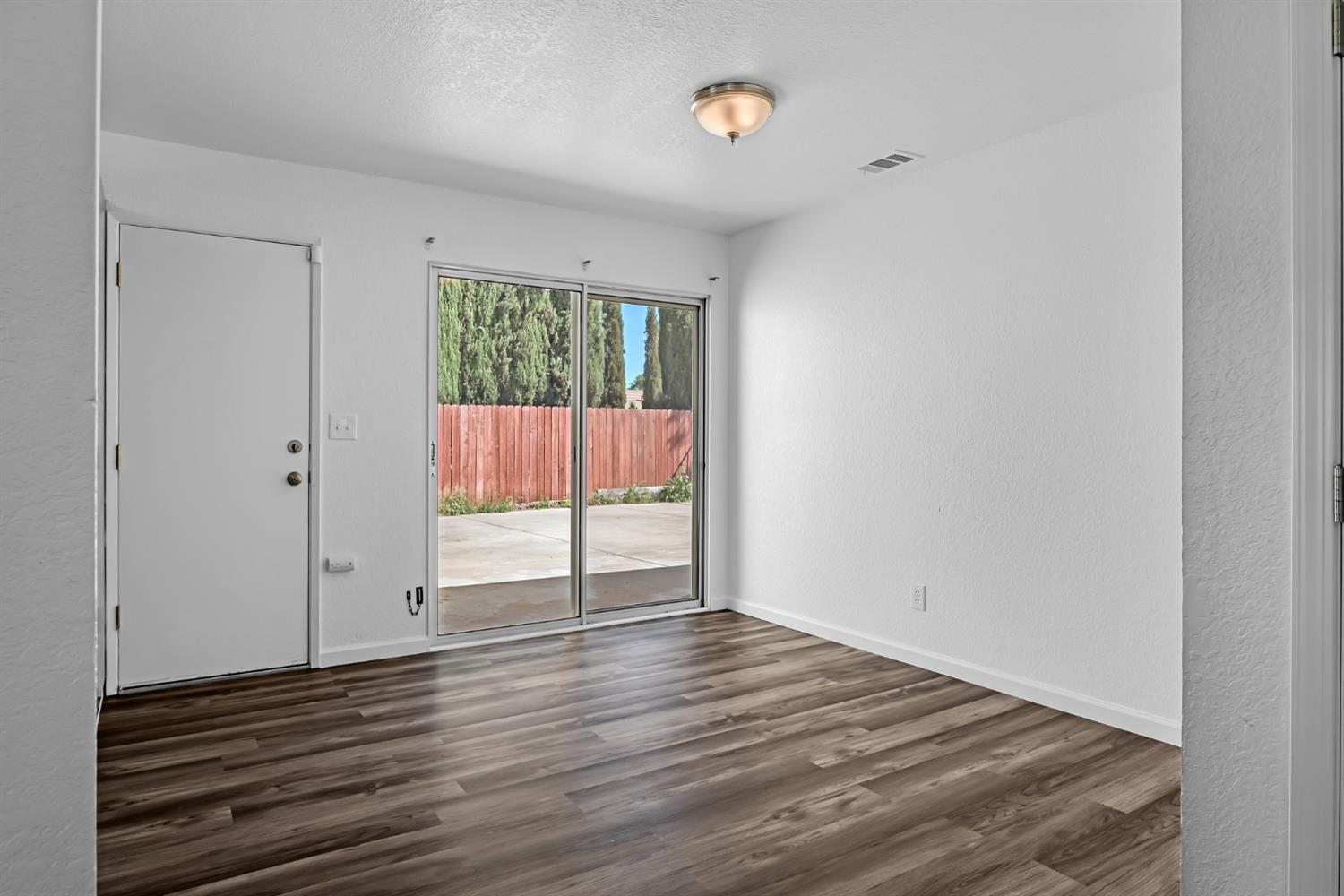 614 E Brookview Court