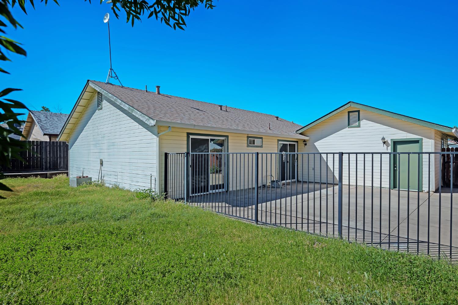 614 E Brookview Court