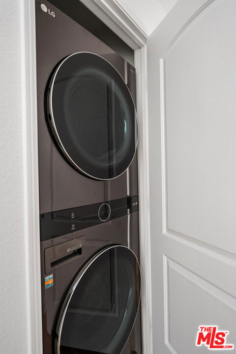 10740 Moorpark Street 106