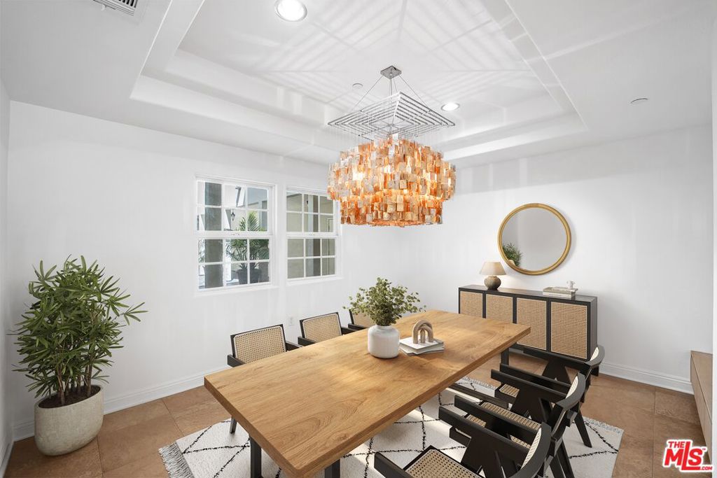 10740 Moorpark Street 106