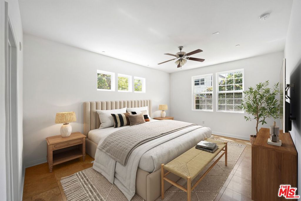 10740 Moorpark Street 106