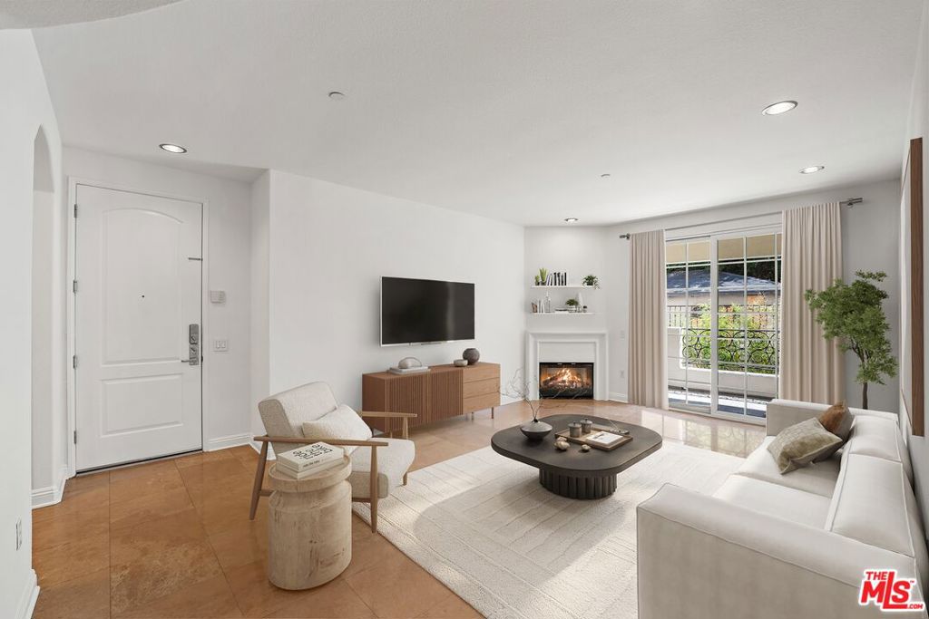 10740 Moorpark Street 106