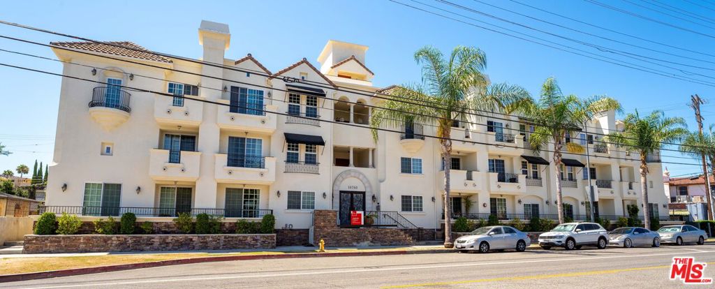 10740 Moorpark Street 106