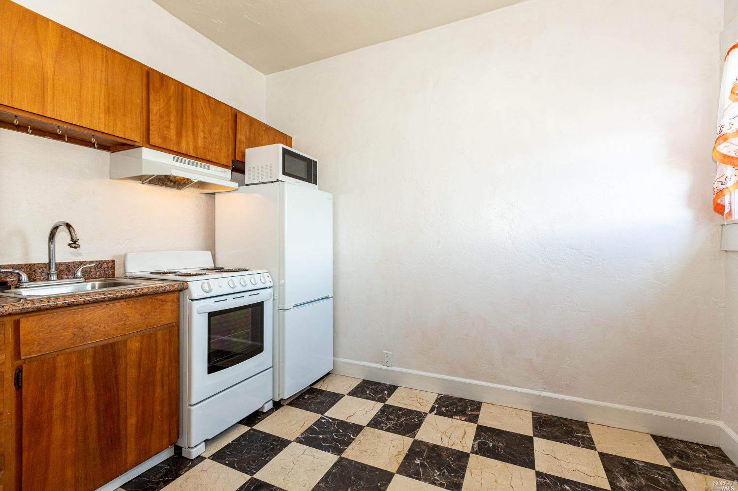 1715 Sonoma Boulevard Unit: 305