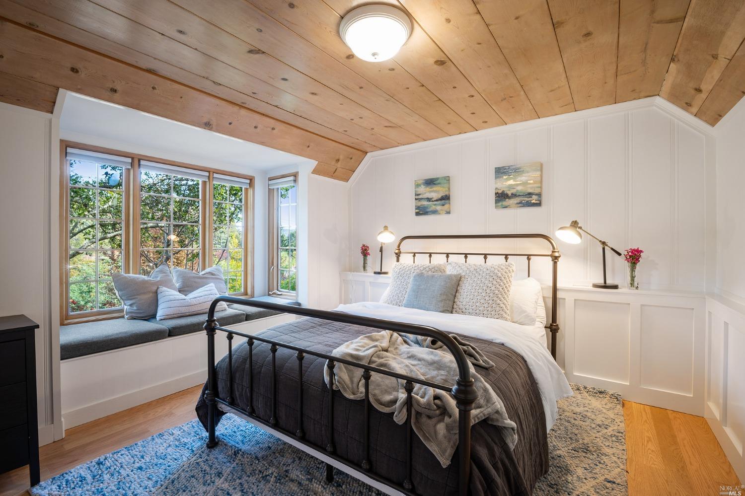 513 Brookline Avenue