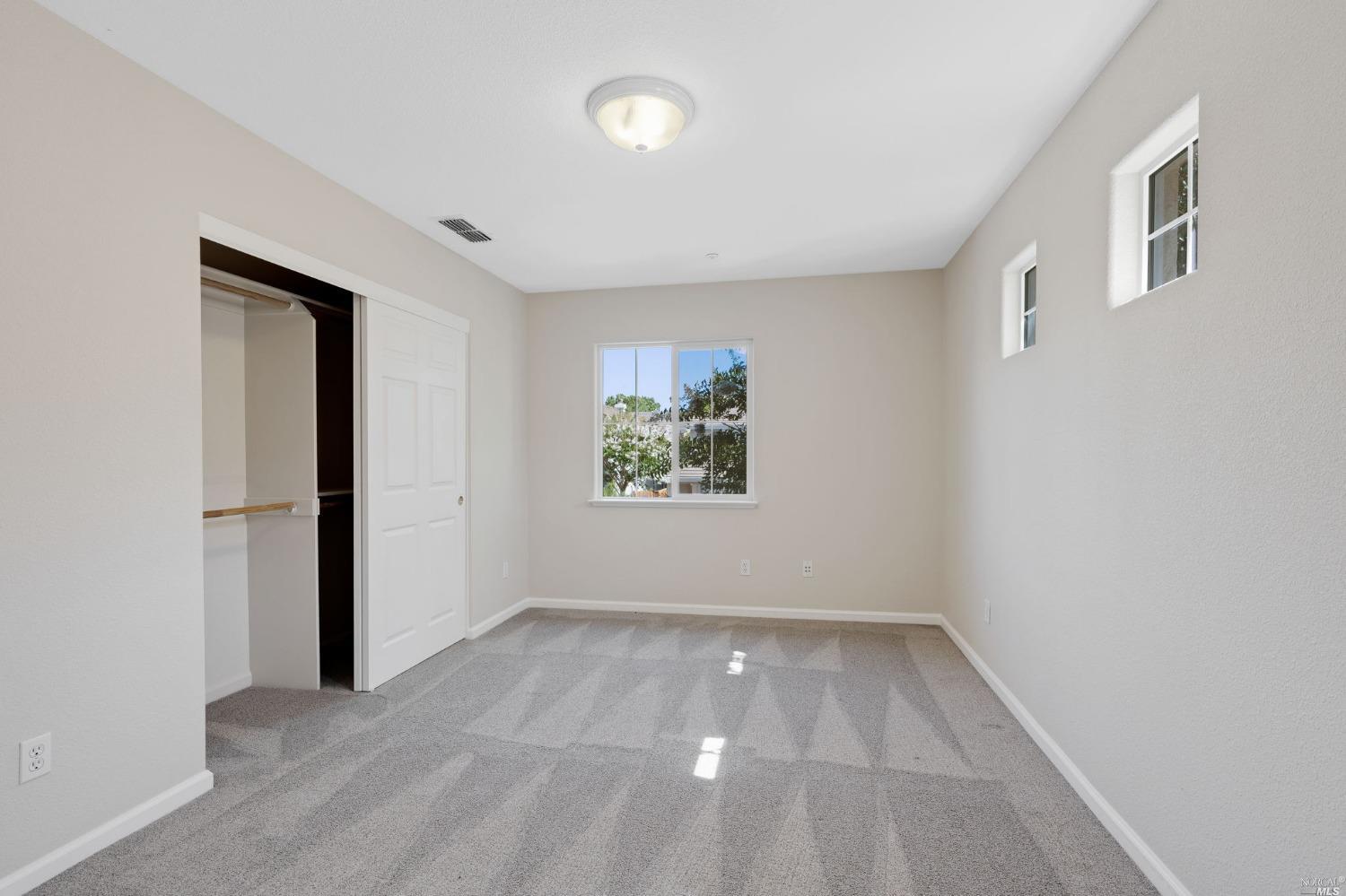 39 Summerbrooke Circle