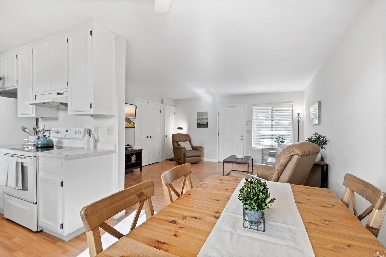 569 Curtin Lane Unit: 3