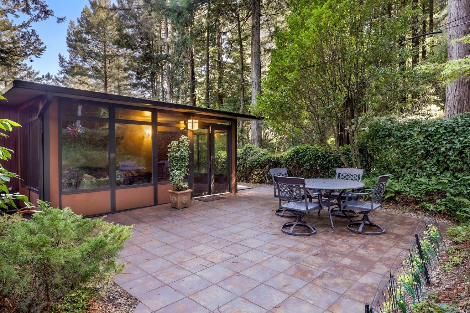 8 Huckleberry Heights