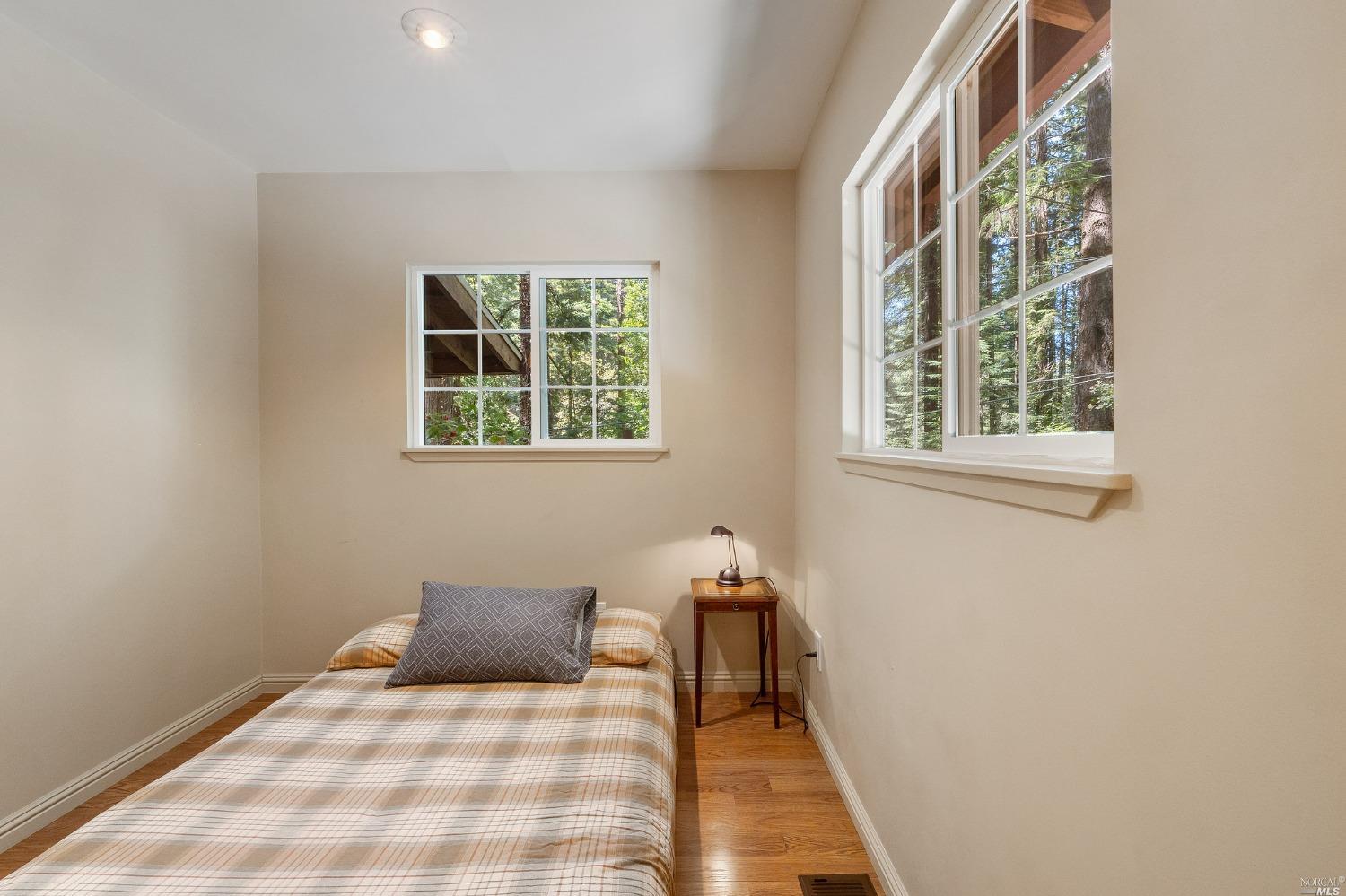 21527 Highland Terrace