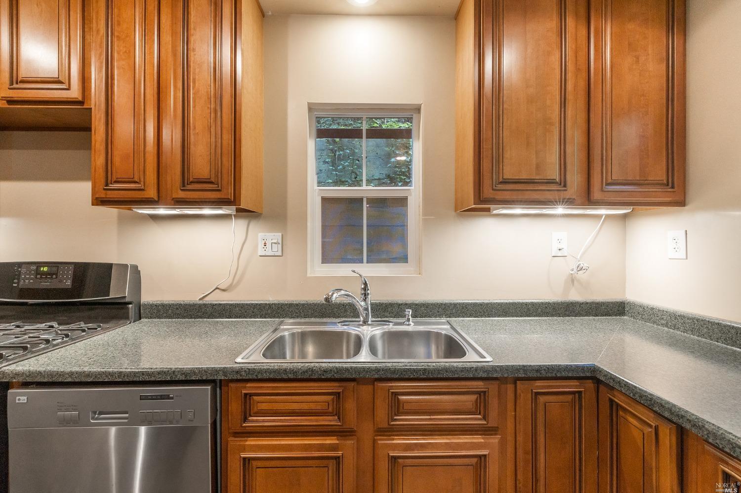 21527 Highland Terrace