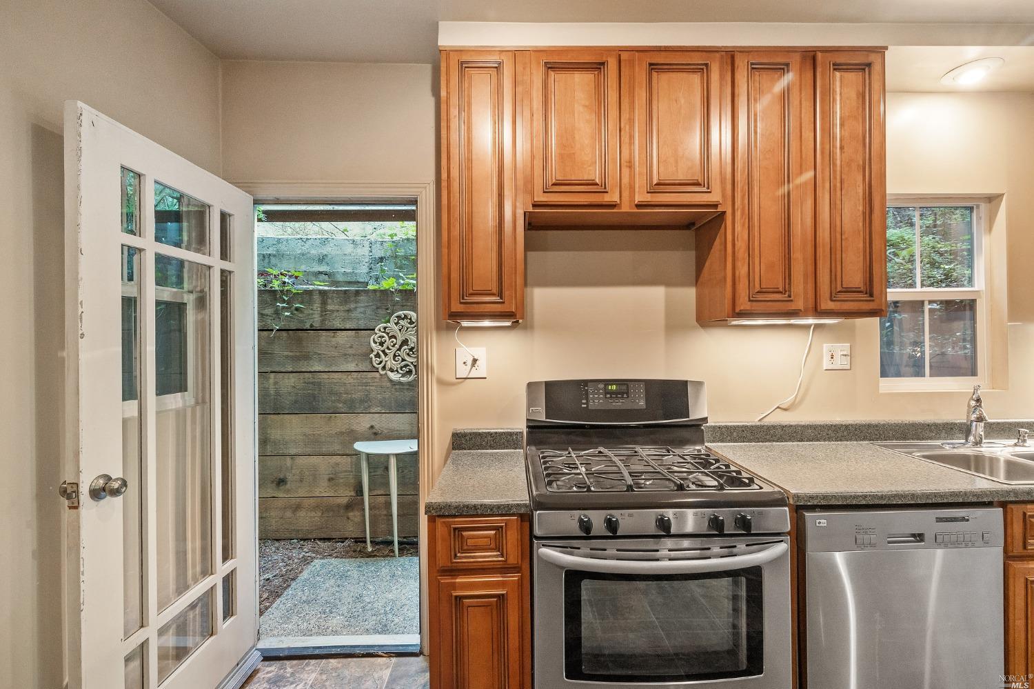 21527 Highland Terrace